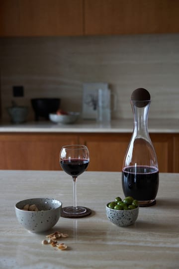 Jarra con bola de corcho Nature 1,5 l - transparente-marrón oscuro - Sagaform