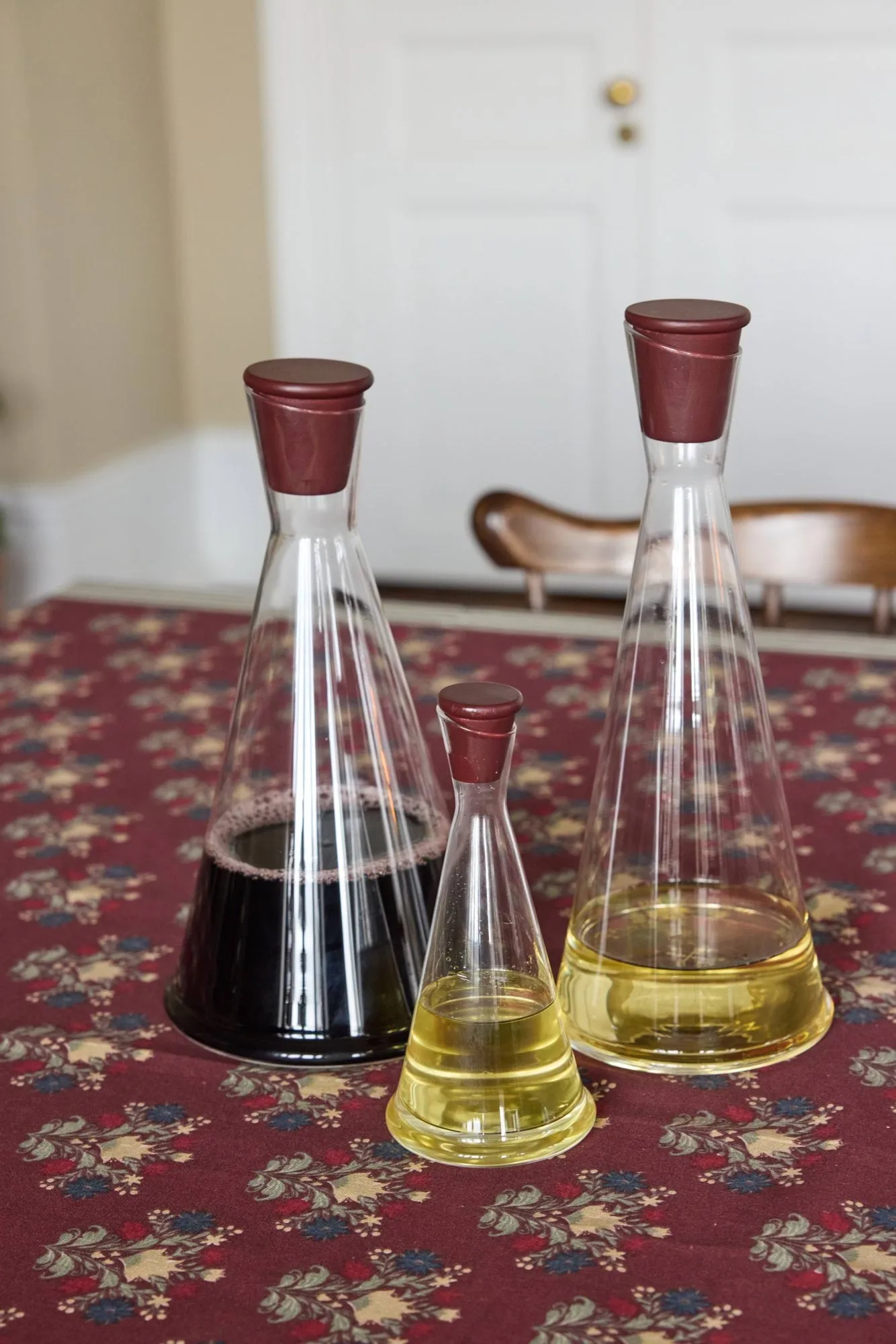 Jarra para aceite/vinagre Gurken, Transparente-rojo oscuro, 25 cl Sagaform