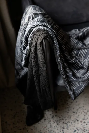 Manta polar Rut 130x170 cm - Negro
 - Sagaform