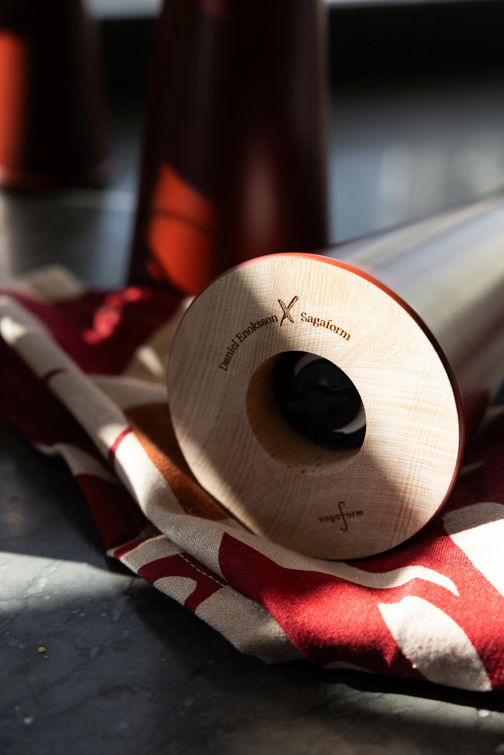 Molinillo grande de sal y pimienta Gurken 32 cm, Rojo-marrón Sagaform