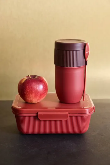 Termo para comida / yogur con cuchara Ted - Rojo vino Pantone 7624C, 32 cl - Sagaform