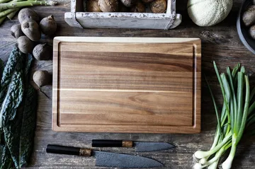 Tabla de cortar Satake - Acacia, aceitada, 43,2x27,9x3,8 cm - Satake