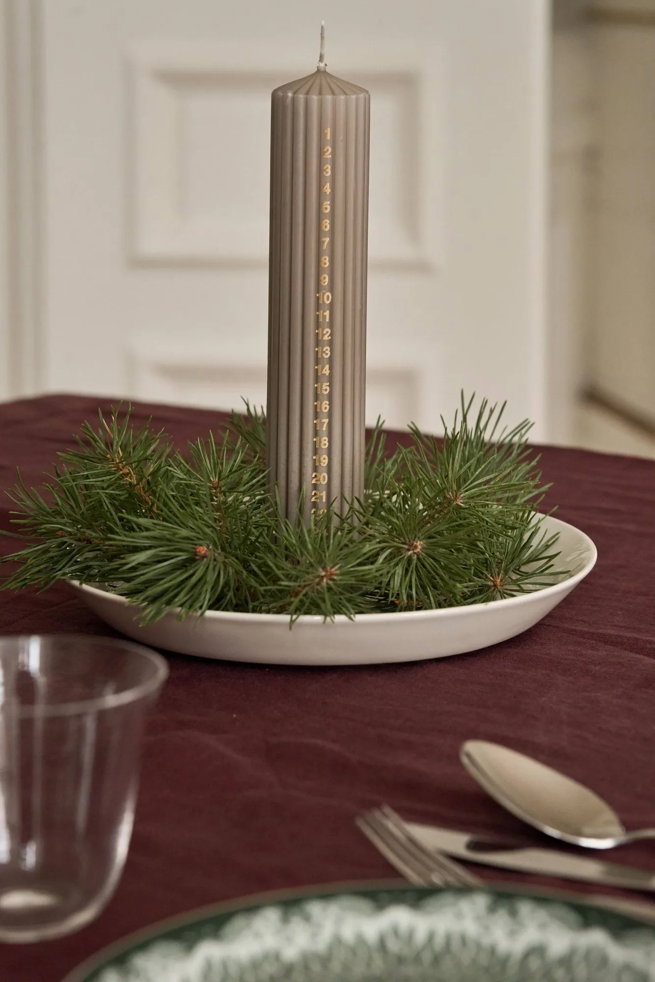 Vela de Adviento Awaiting, Linen, 25 cm Scandi Essentials
