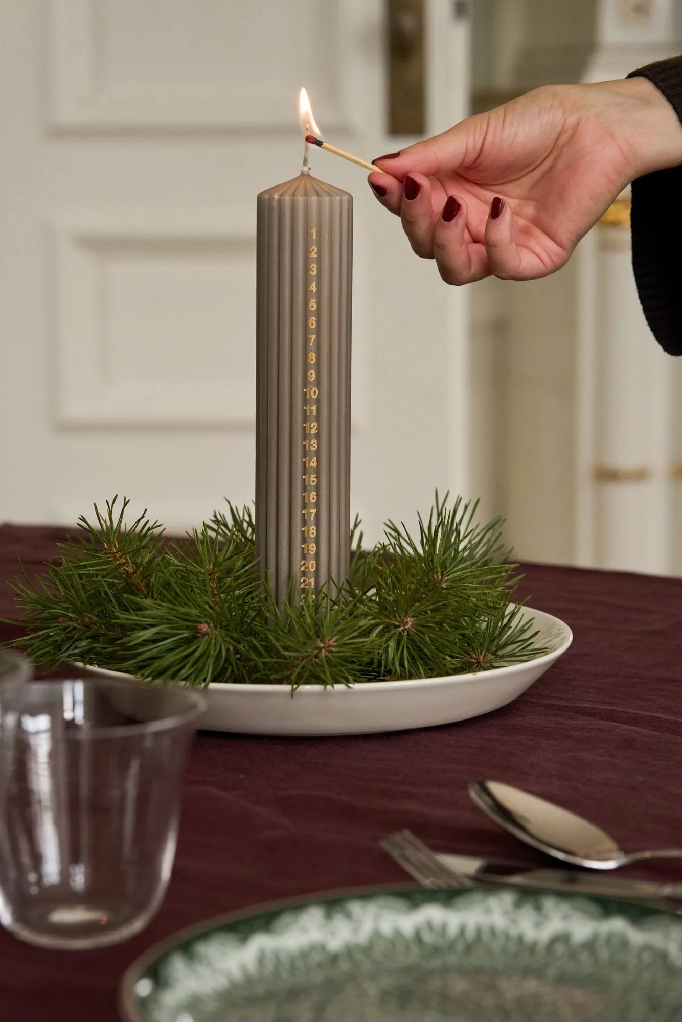 Vela de Adviento Awaiting, Linen, 25 cm Scandi Essentials