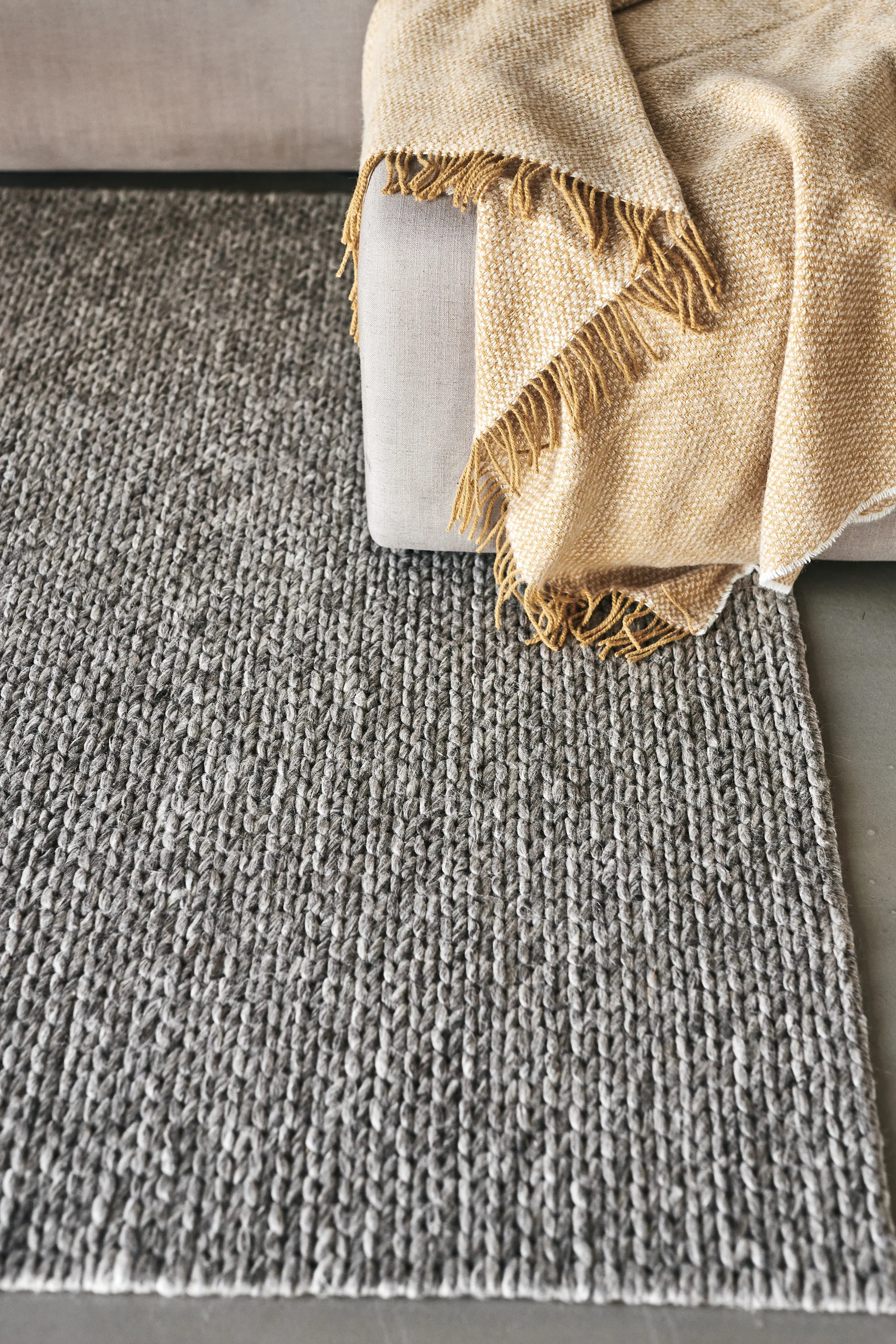 Alfombra de lana Braided gris natural, 170x240 cm Scandi Living