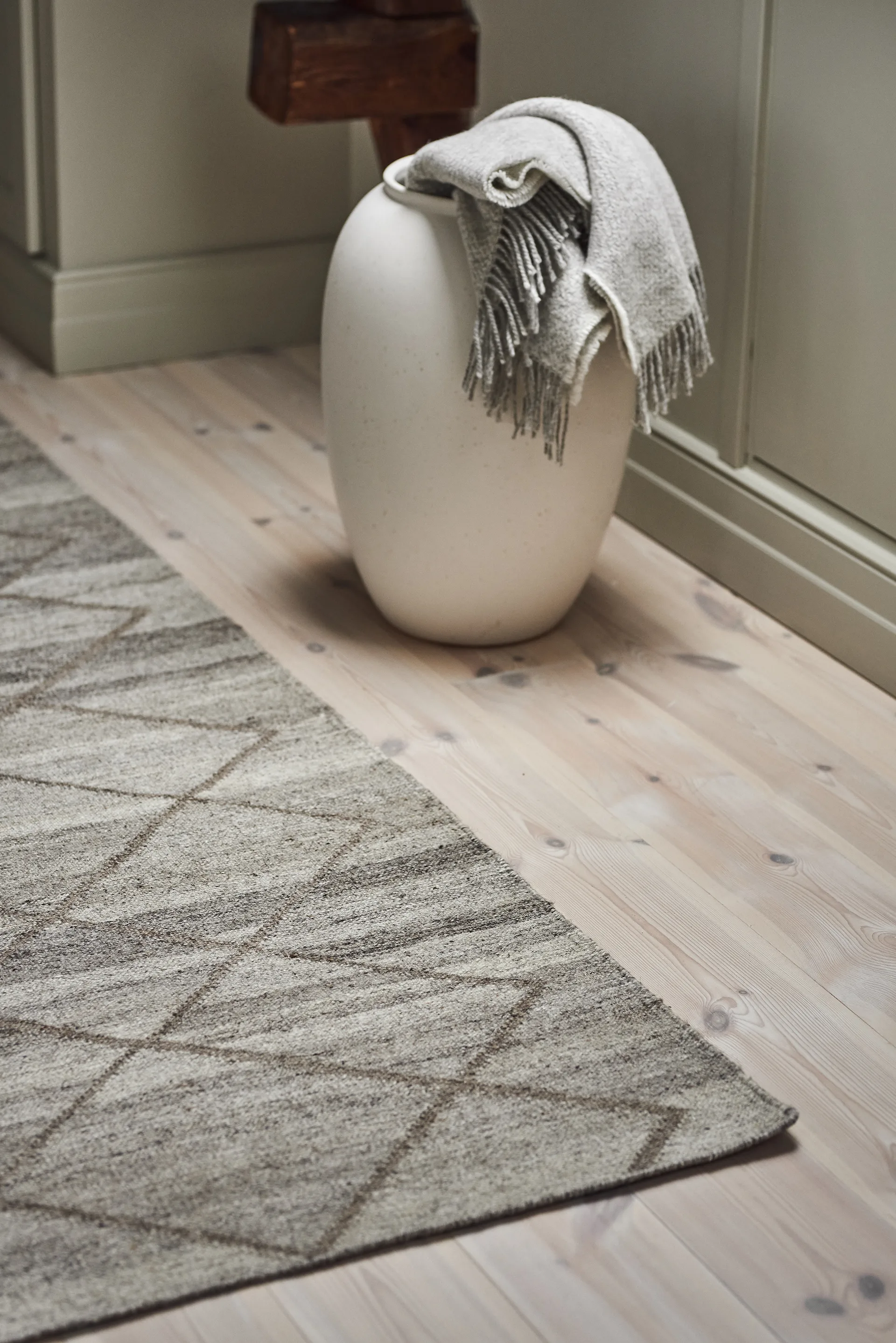 Alfombra de lana Peak gris natural, 80 x 240 cm Scandi Living