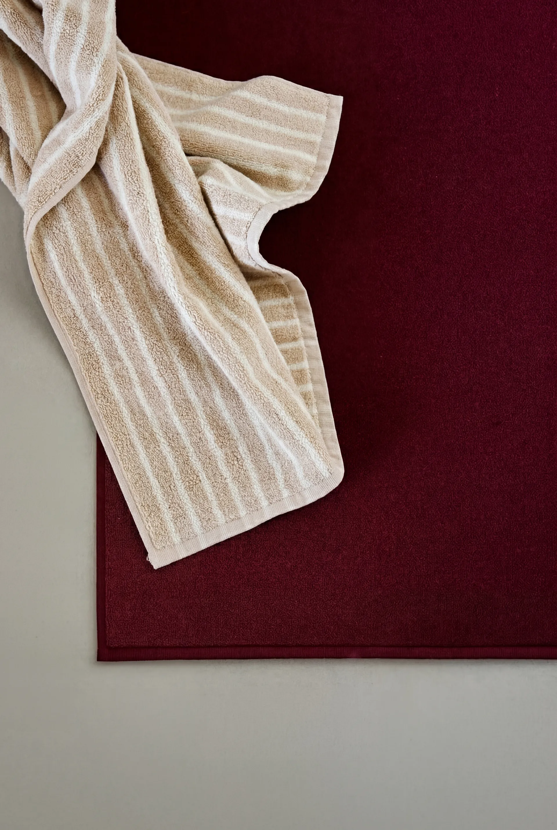 Alfombrilla de baño Drift 50x70 cm, Rojo Scandi Living