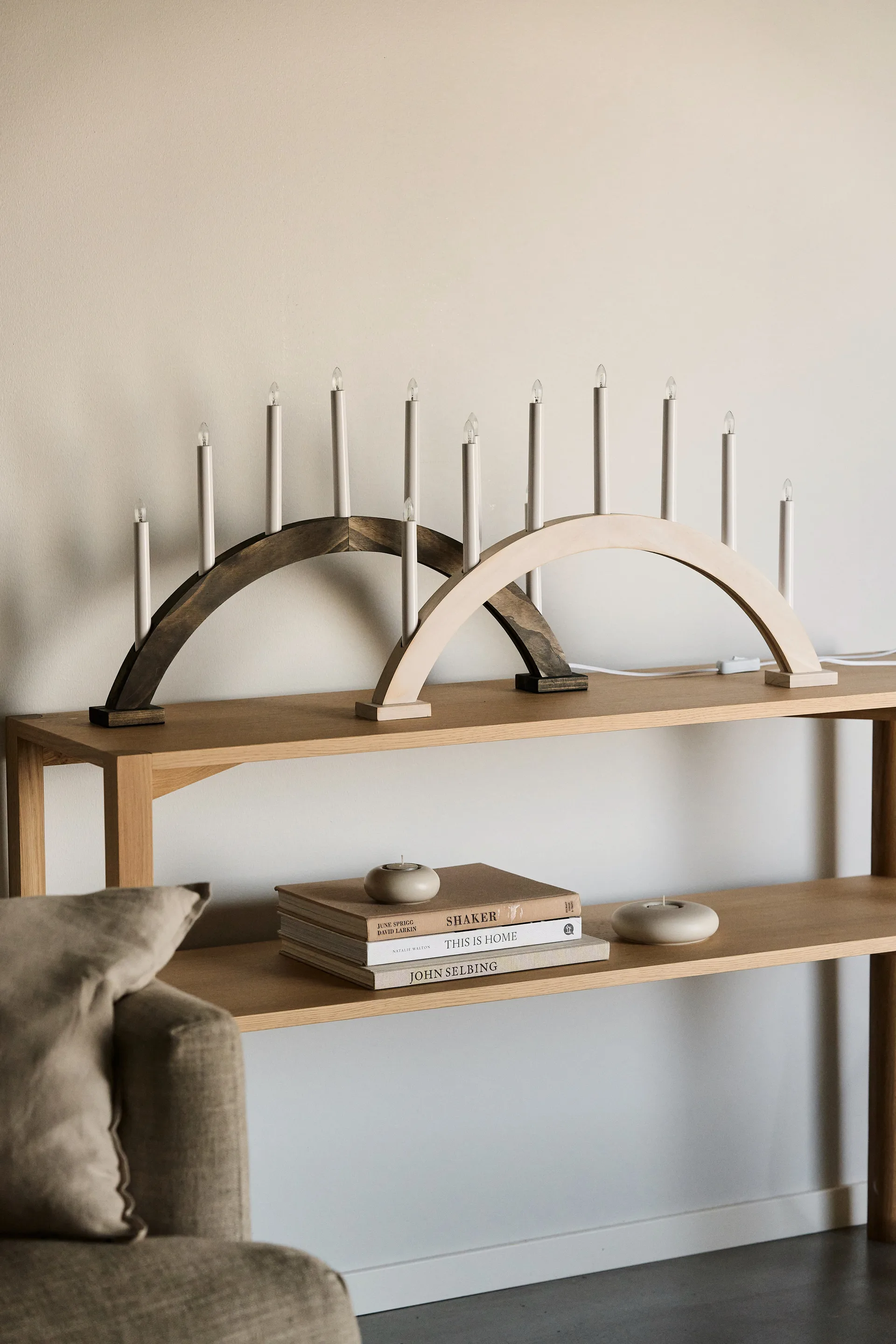 Candelabro de Adviento Sky arco 41 cm, esmaltado blanco Scandi Living