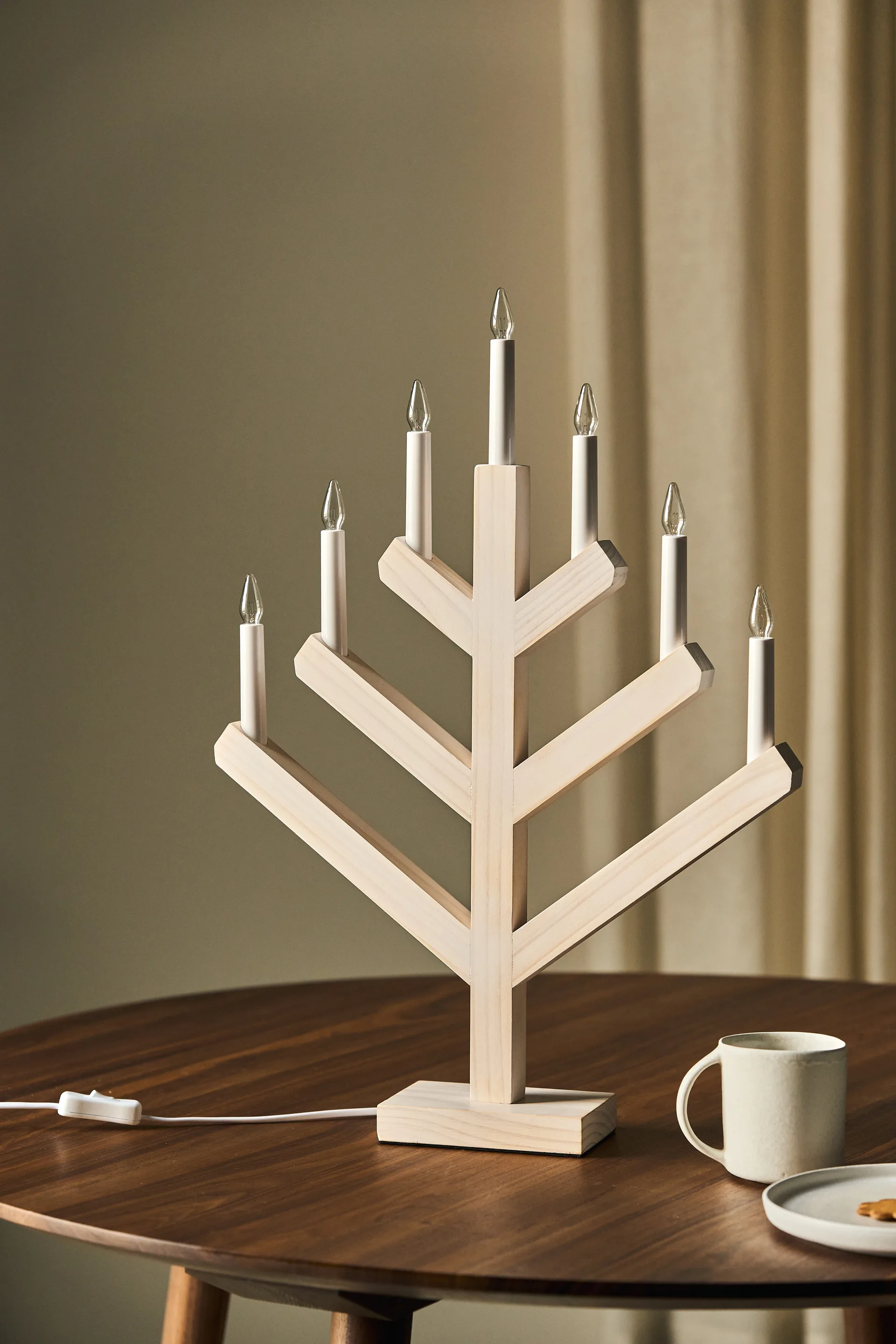 Candelabro de AdvientoPine 62 cm, esmaltado blanco Scandi Living