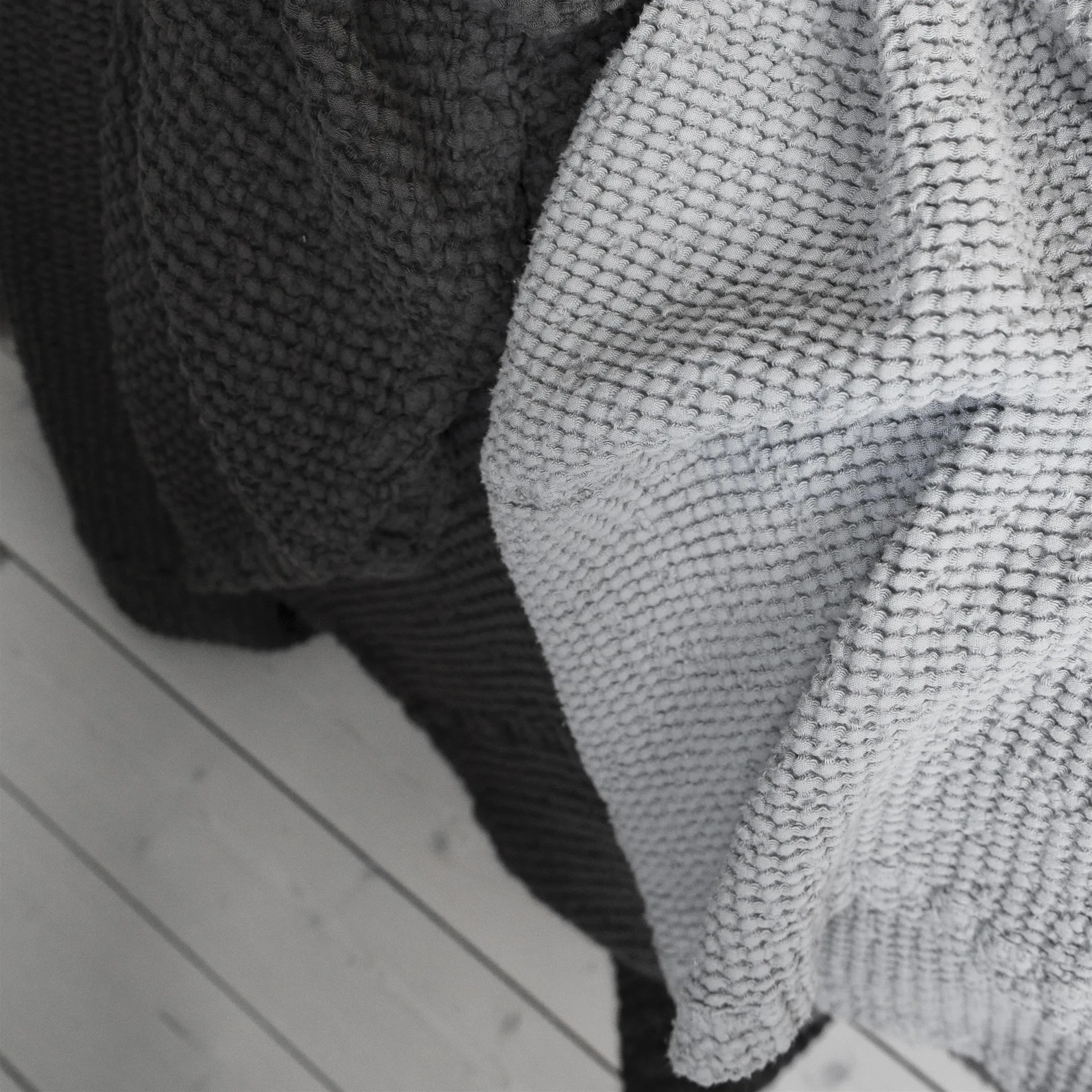 Colcha de cama Moss 160x260 cm, charcoal (gris) Scandi Living