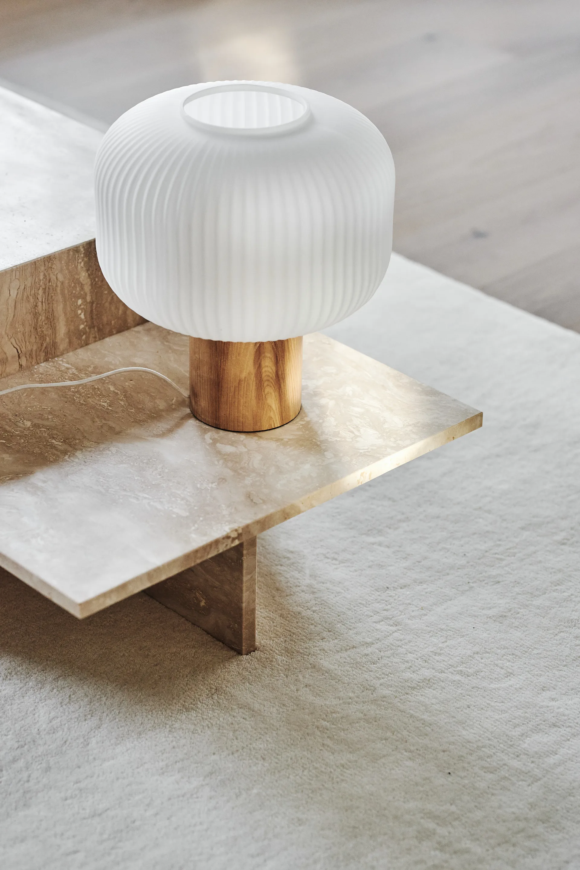 Lámpara de mesa Fair 34,5 cm, Vidrio escarchado-fresno Scandi Living