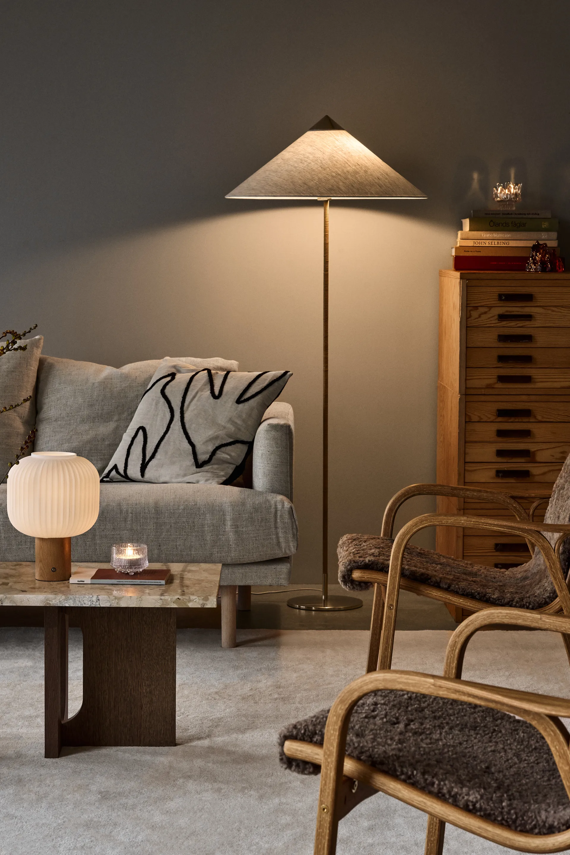 Lámpara de mesa portátil Fair, Vidrio esmerilado-fresno Scandi Living