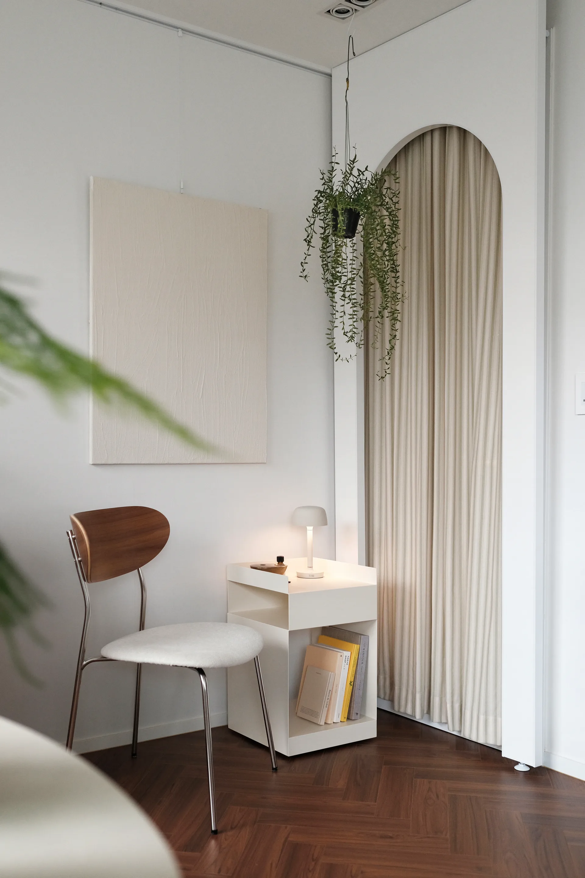 Lámpara de mesa portátil Halo 25,5 cm, White Scandi Living