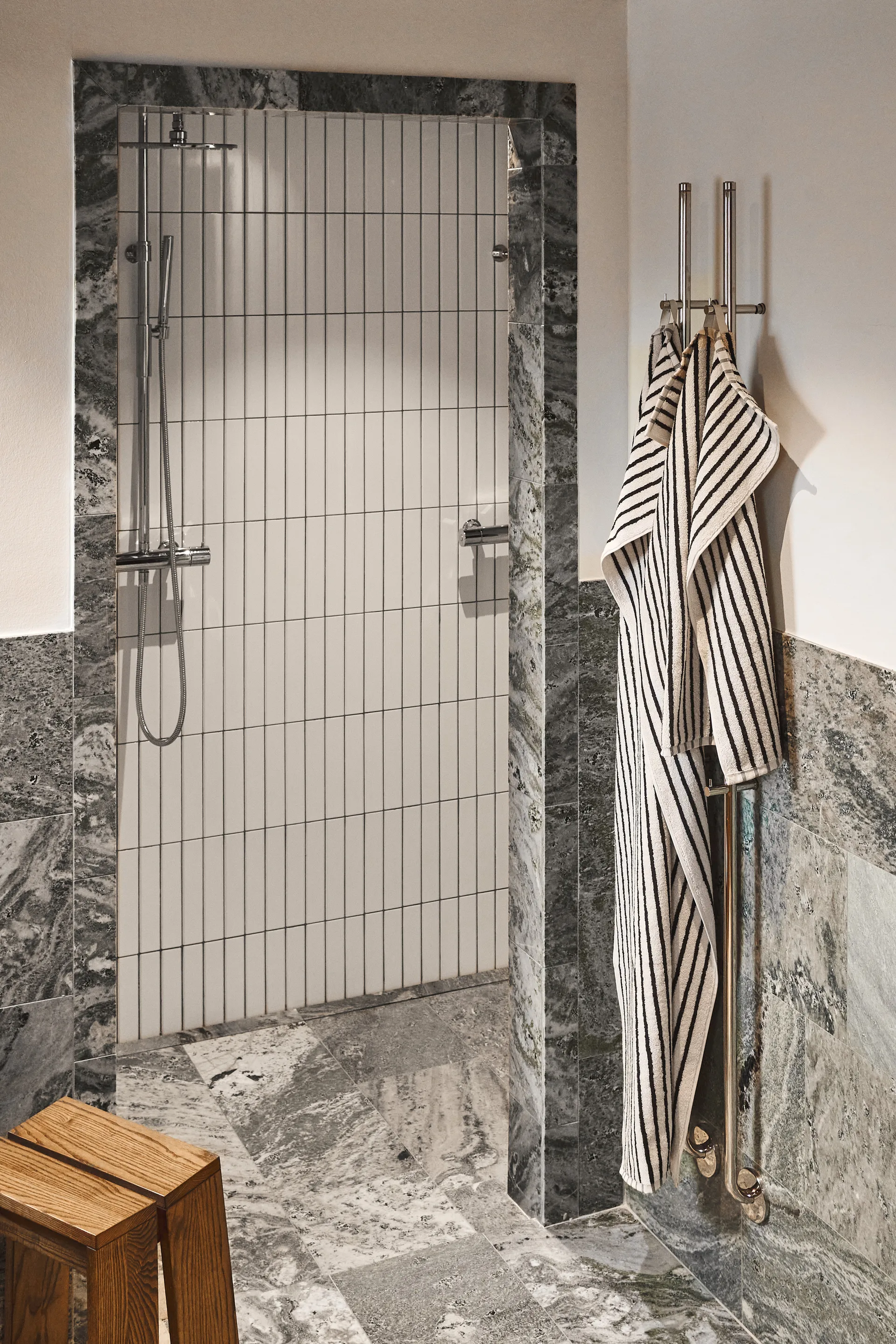 Set de toallas Drift 4 piezas - Blanco-negro Scandi Living