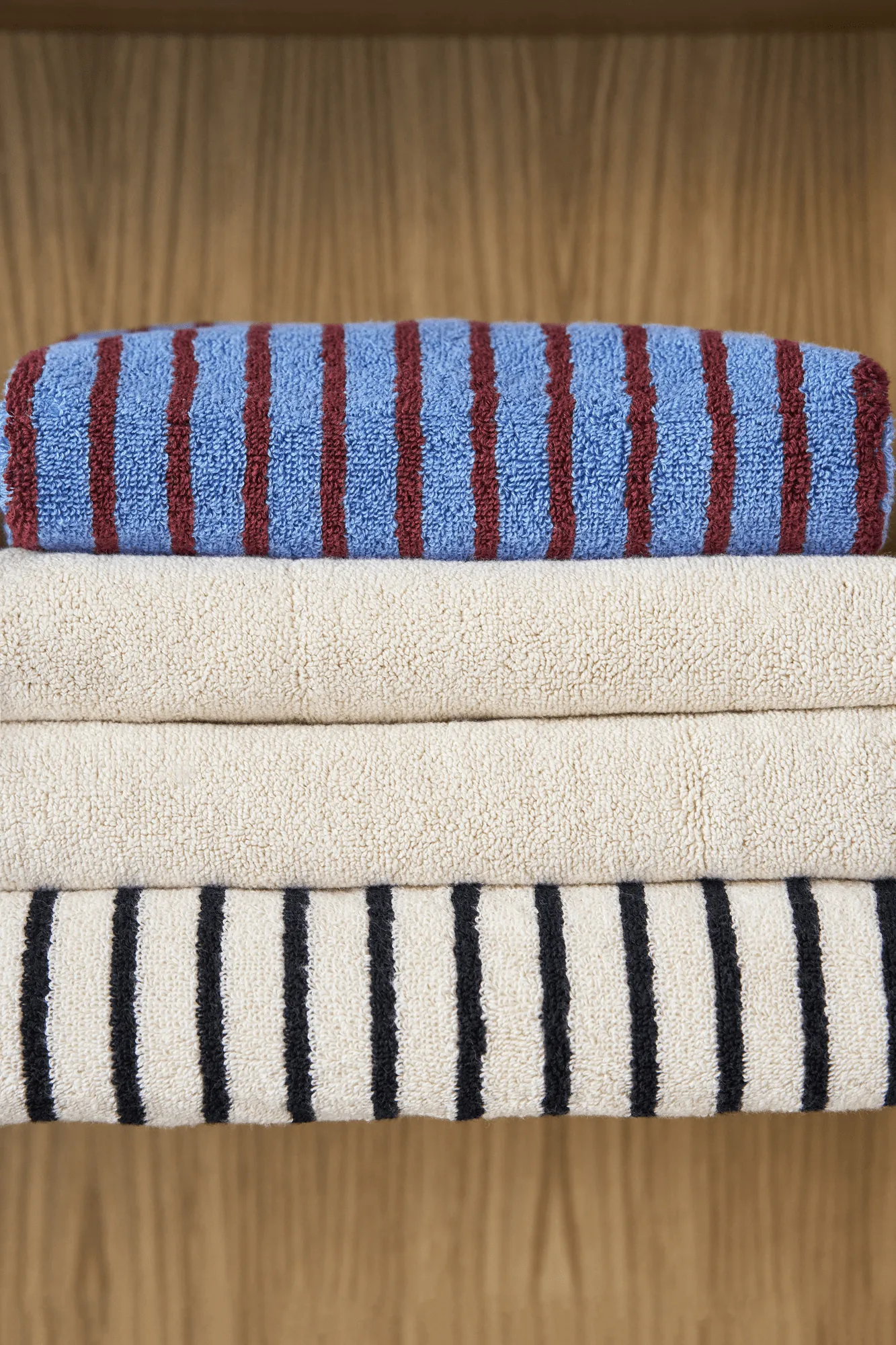 Toalla de baño Drift 70x140 cm, Azul-rojo Scandi Living