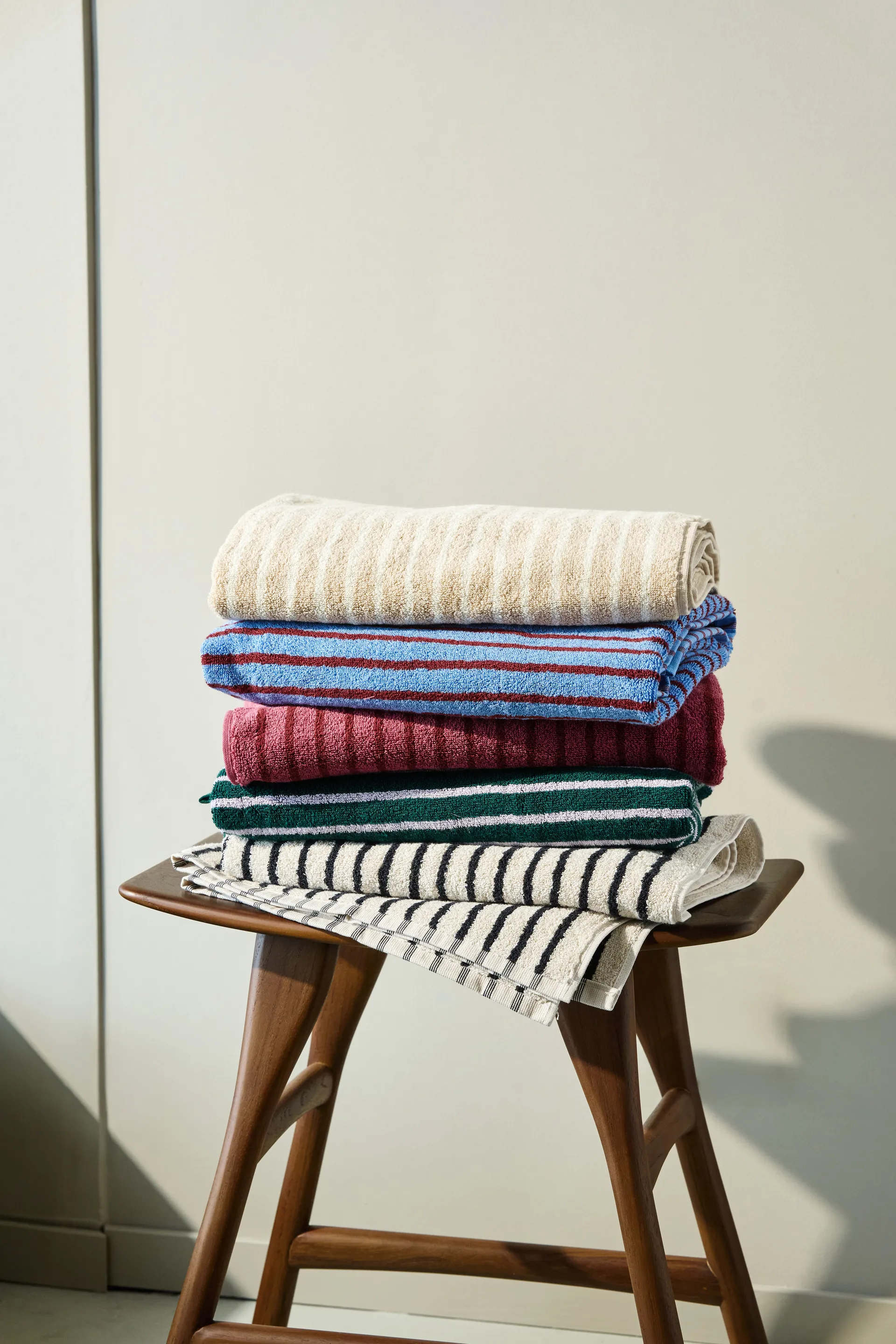 Toalla de baño Drift 70x140 cm, Beige-blanco Scandi Living