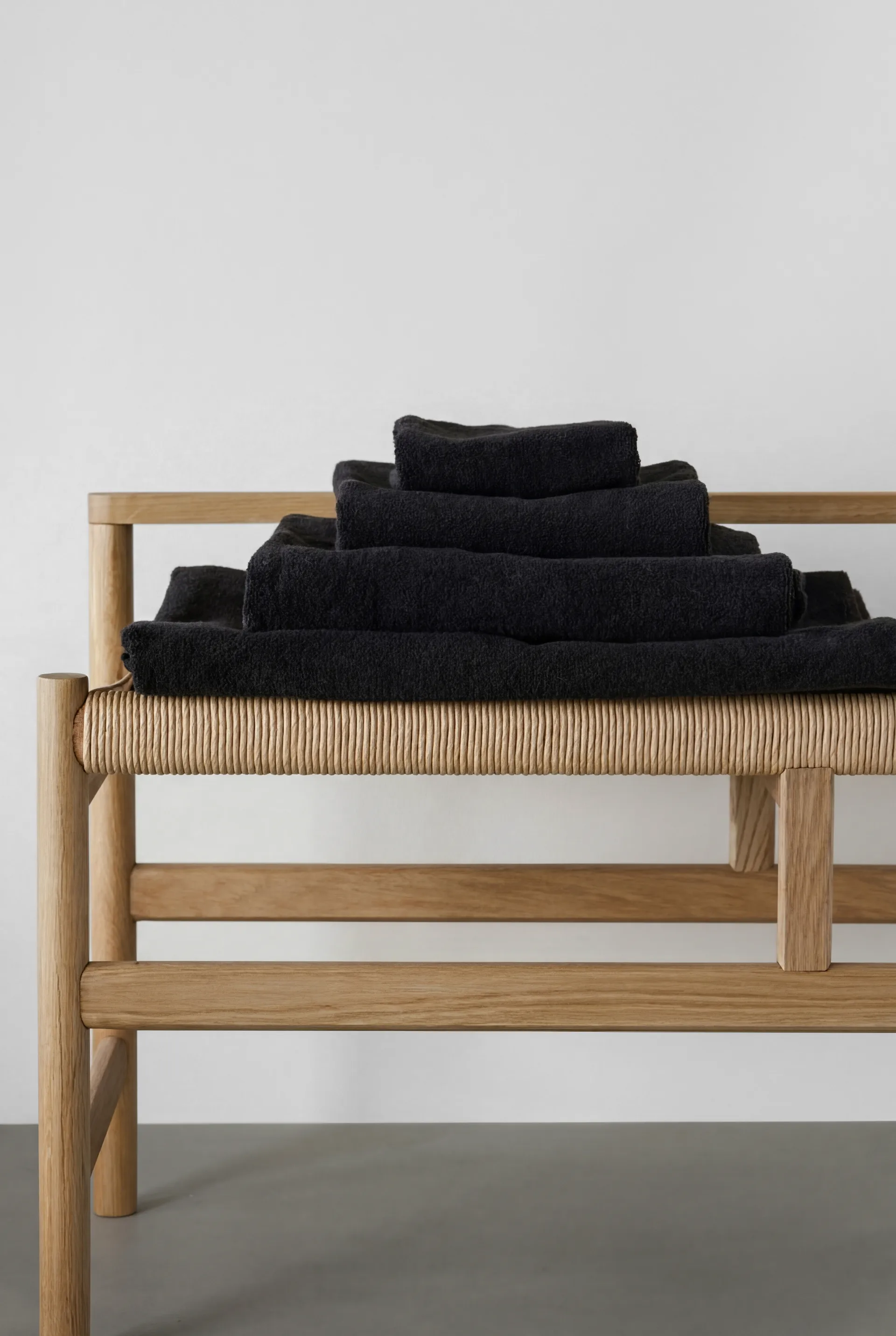 Toalla de manos Drift 30x50 cm, Negro Scandi Living