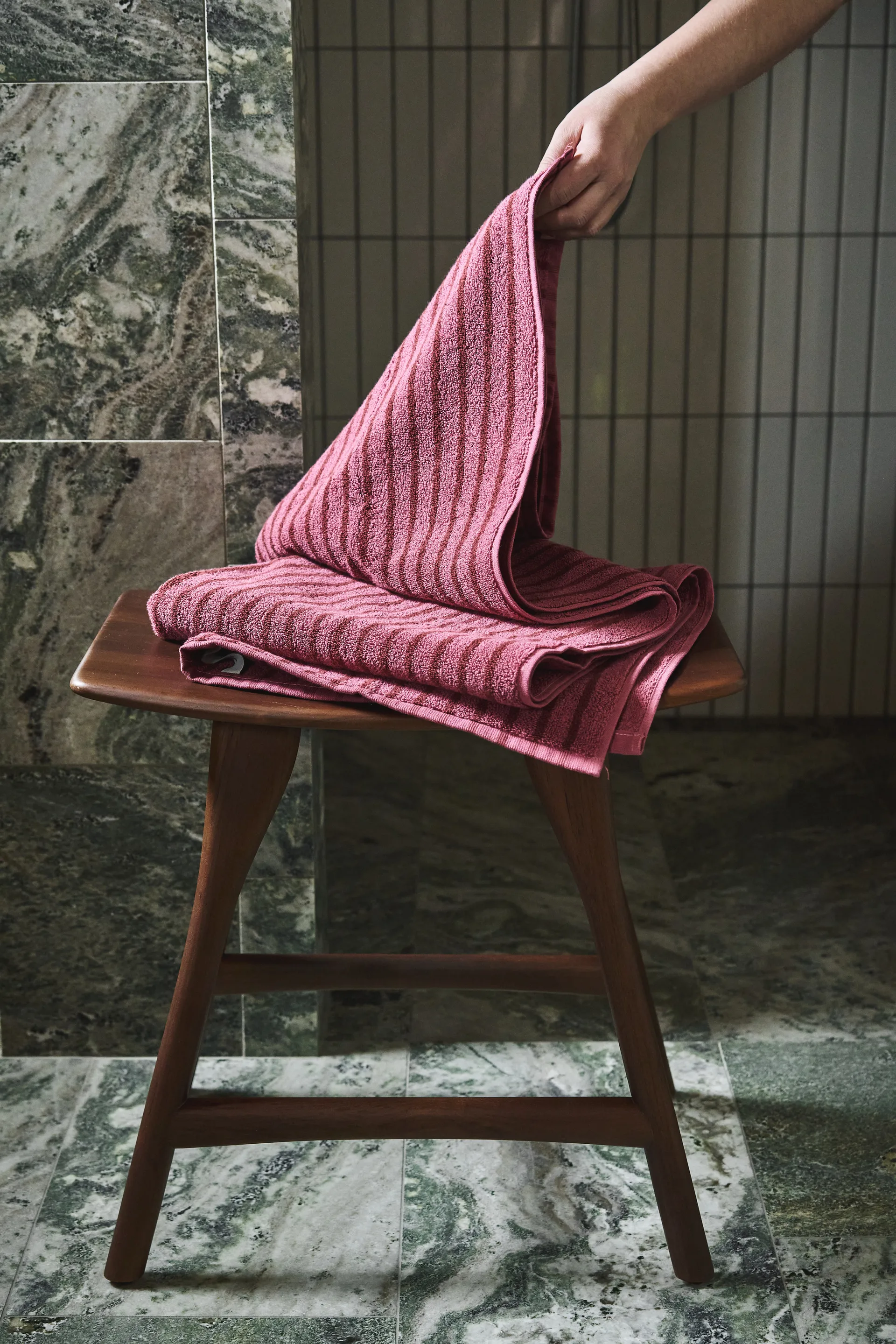 Toalla Drift 50x70 cm, Rosa-rojo Scandi Living