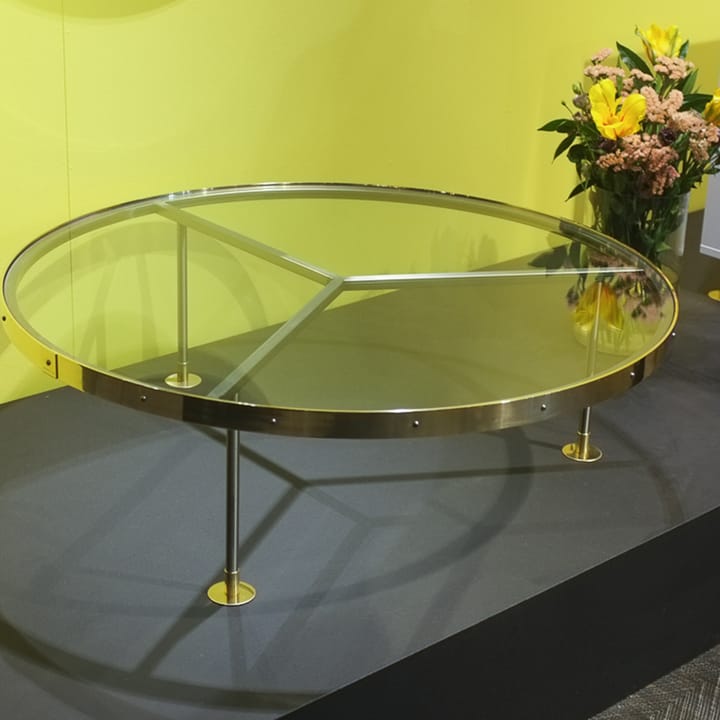 Mesa de centro 14, Vidrio, base de acero lacado, placa de latón Scherlin