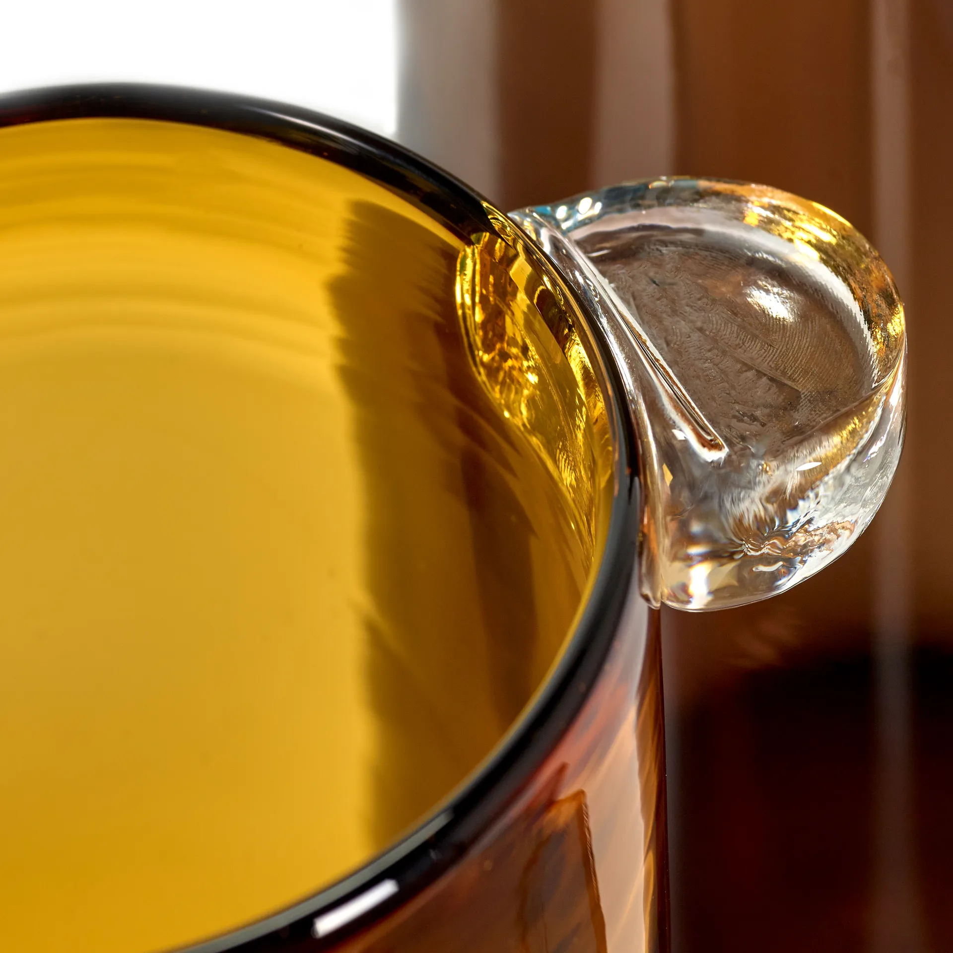 Jarrón con asas Wind & Fire 24 cm, Amber Serax