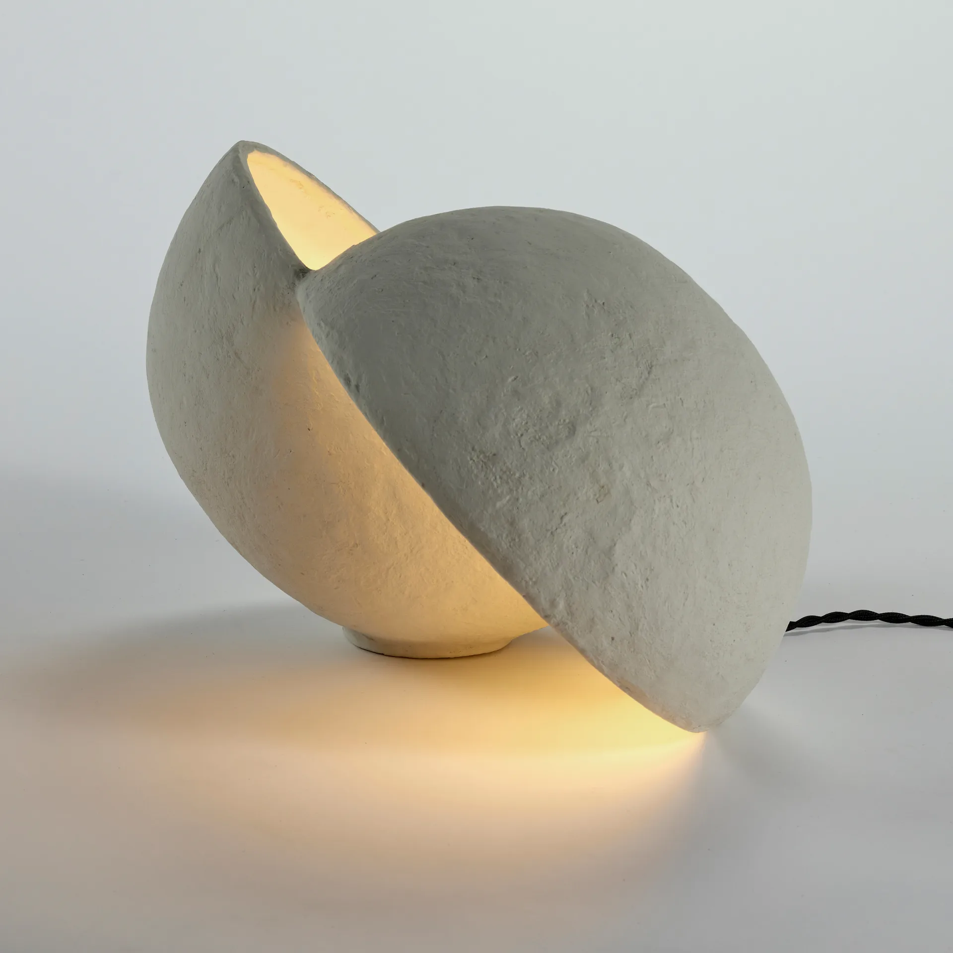 Lámpara de mesa Earth, blanco Serax