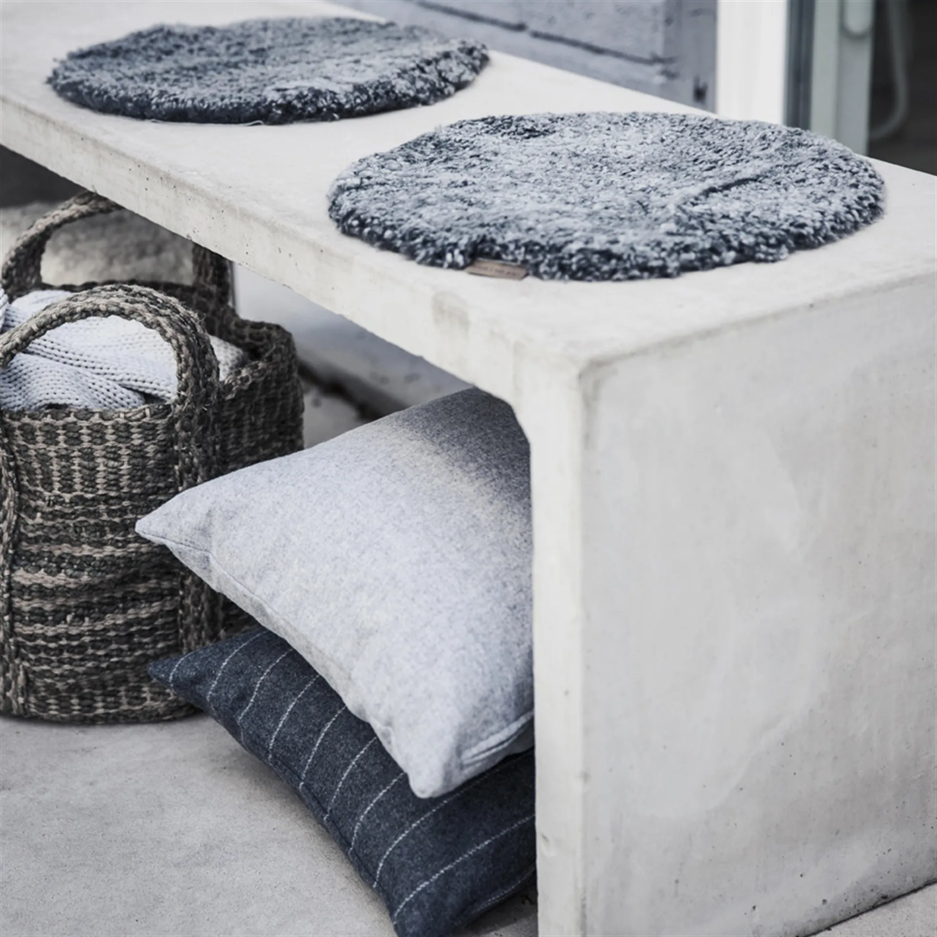 Cojín para silla Ida 38 cm, negro grafito Shepherd of Sweden