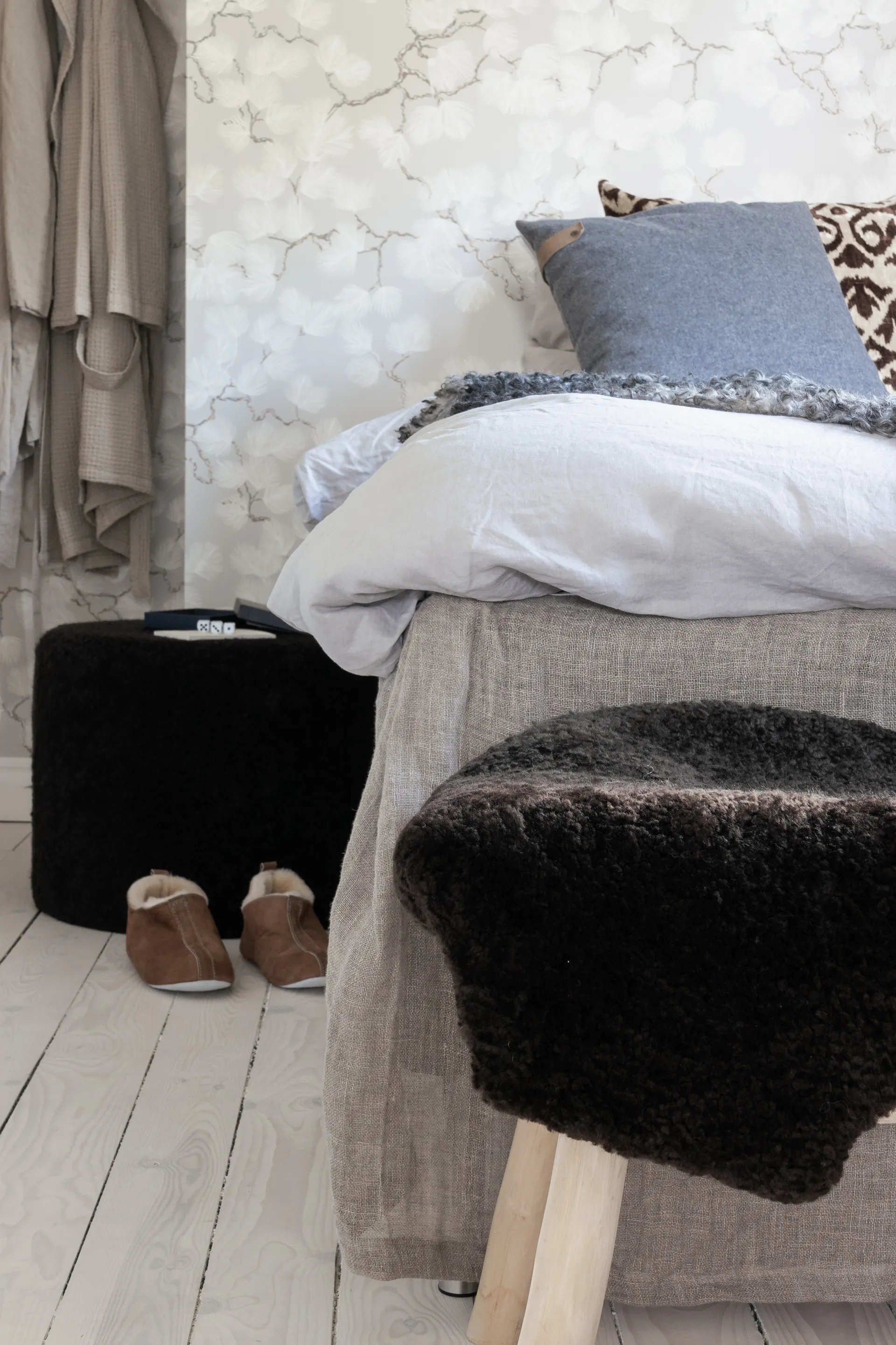 Puff Shepherd Frida 50x40 cm, marrón oscuro Shepherd of Sweden