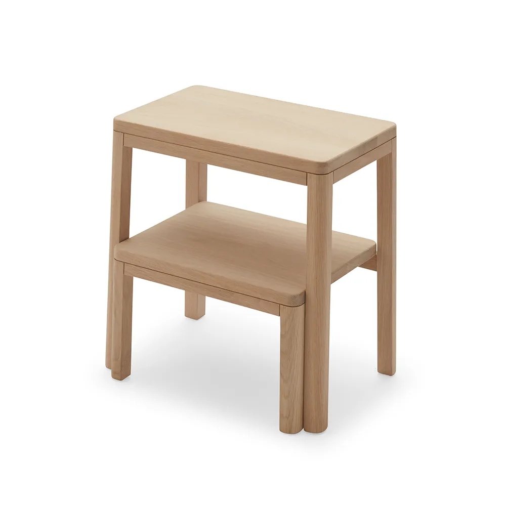 Taburete escalera Noboru step ladder, Roble Skagerak