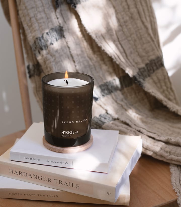 Vela perfumada con tapa Hygge, 200 g Skandinavisk