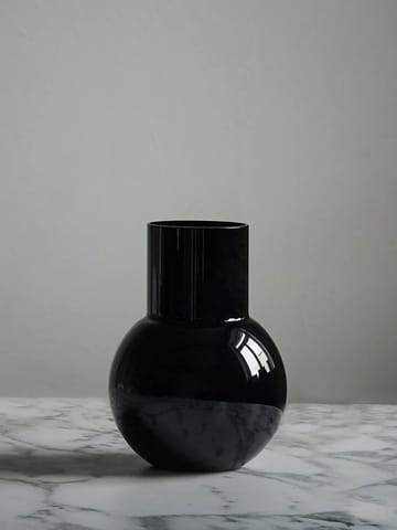 Jarrón Pallo - negro 20 cm - Skrufs Glasbruk