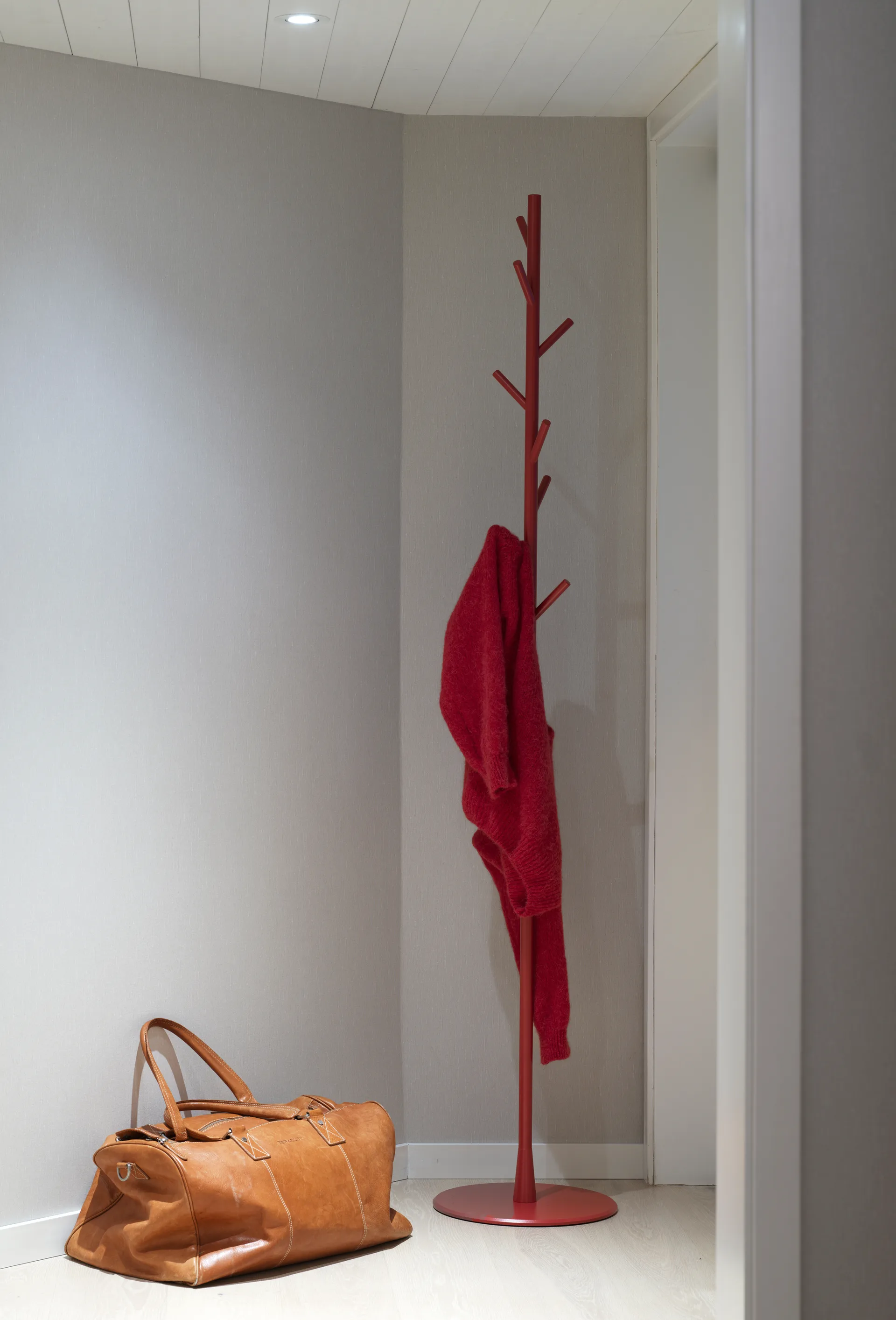 Perchero de pie Sticks, Escaramujo SMD Design