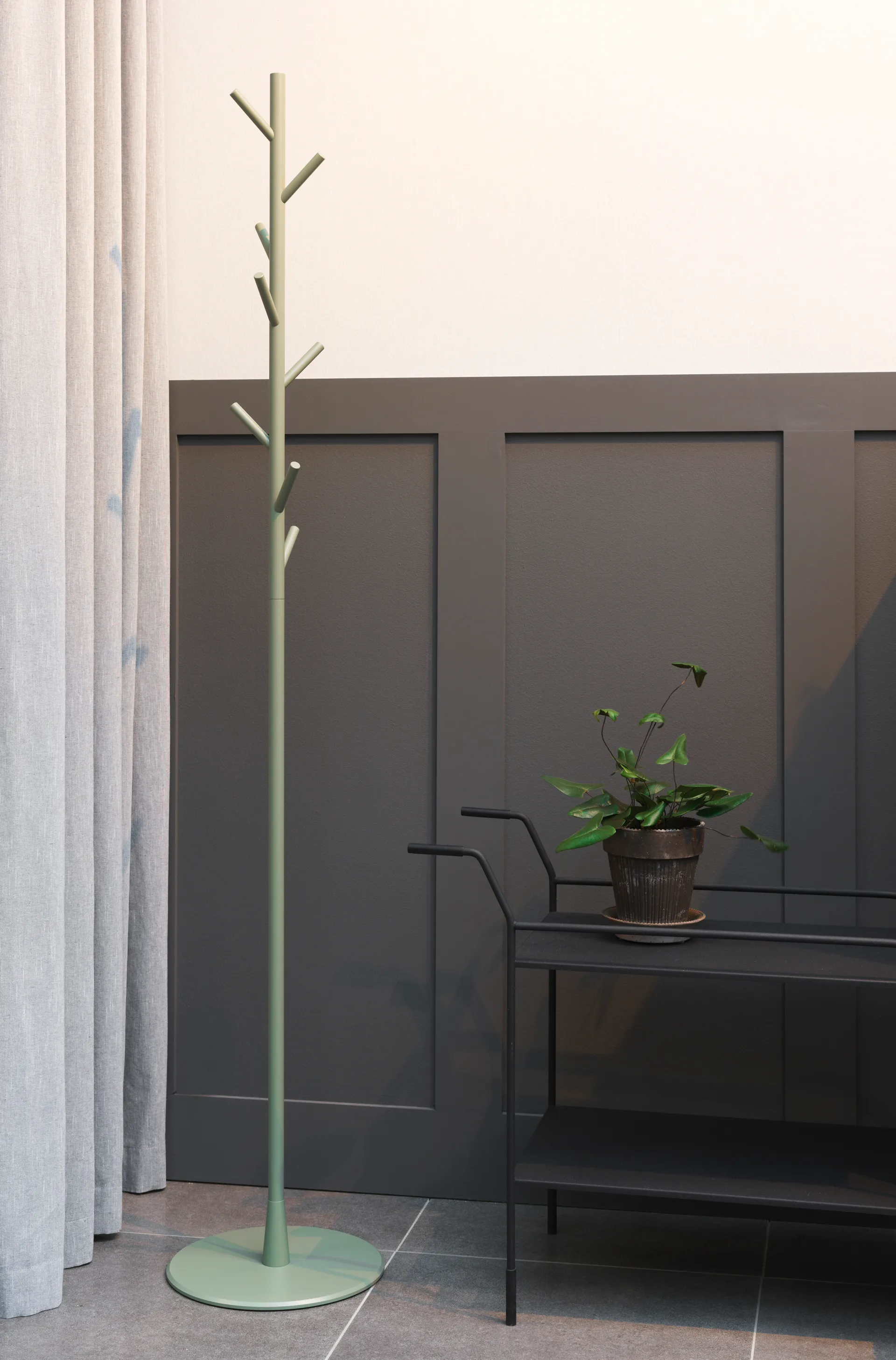 Perchero de pie Sticks, Madera de tilo SMD Design