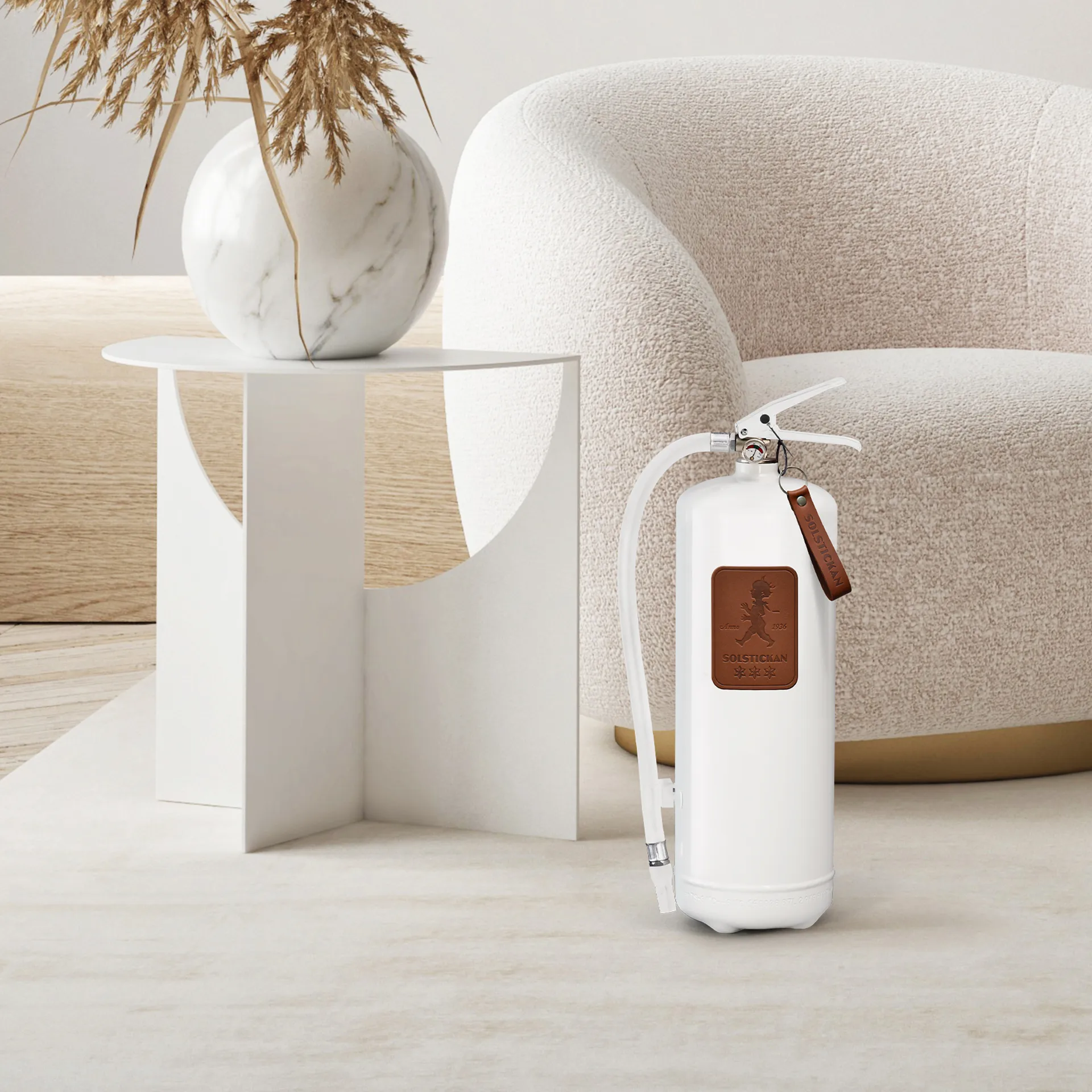Extintor Solstickan 6 kg, Blanco-cuero oscuro marrón Solstickan Design