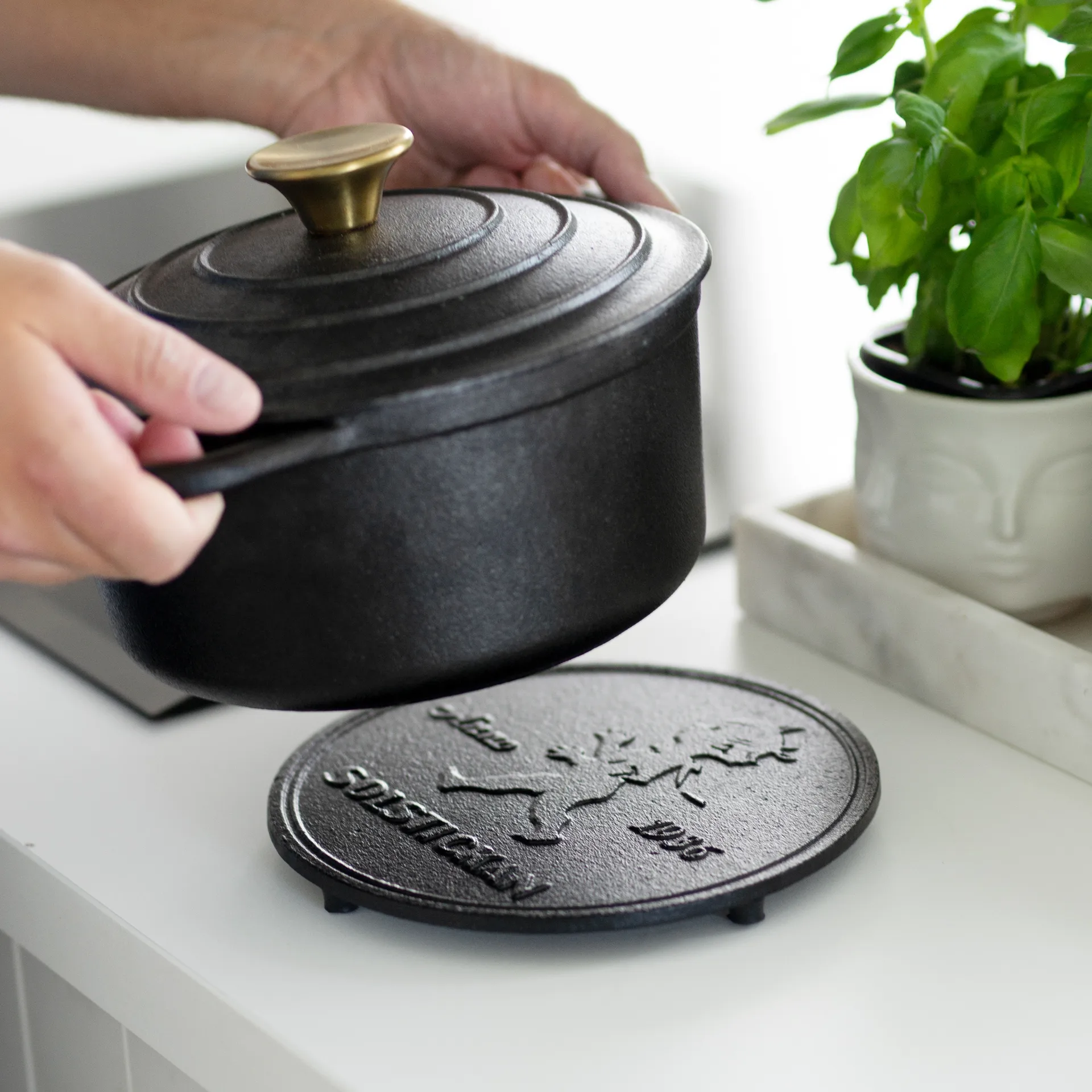 Salvamanteles Solstickan Ø19 cm, Negro Solstickan Design