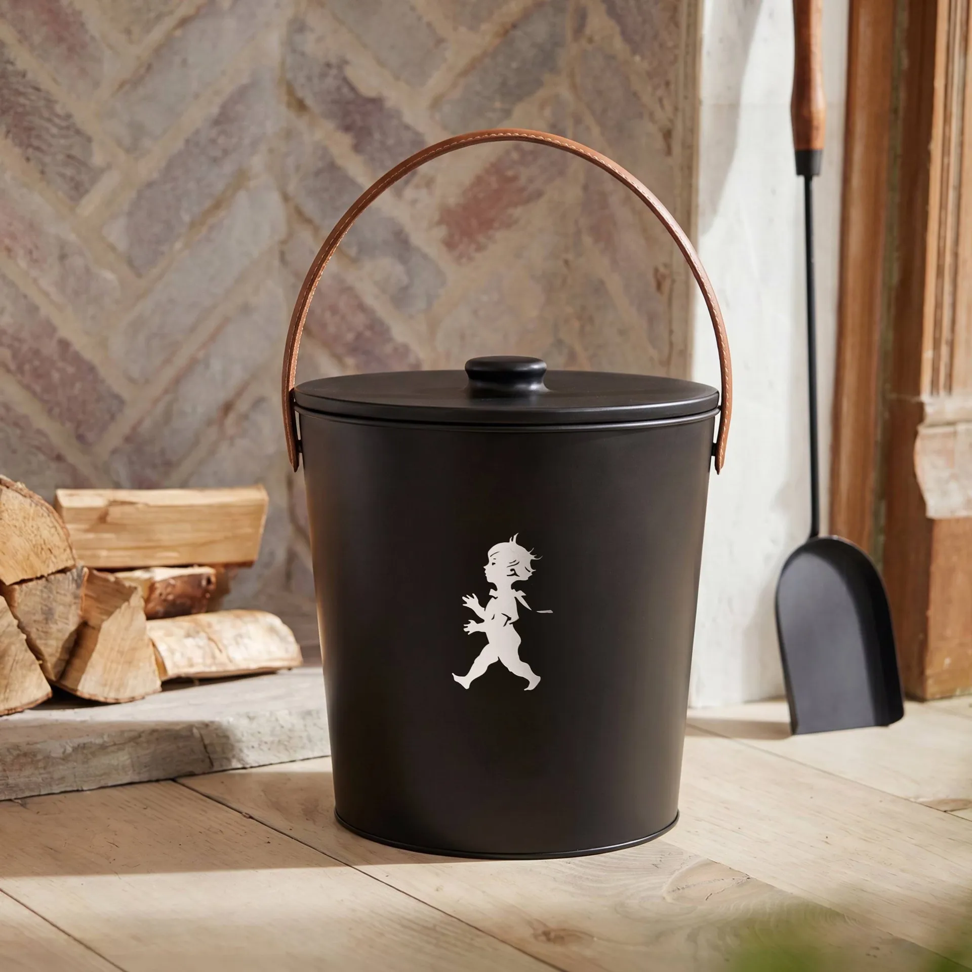 Solstickan cubo para cenizas, Negro Solstickan Design