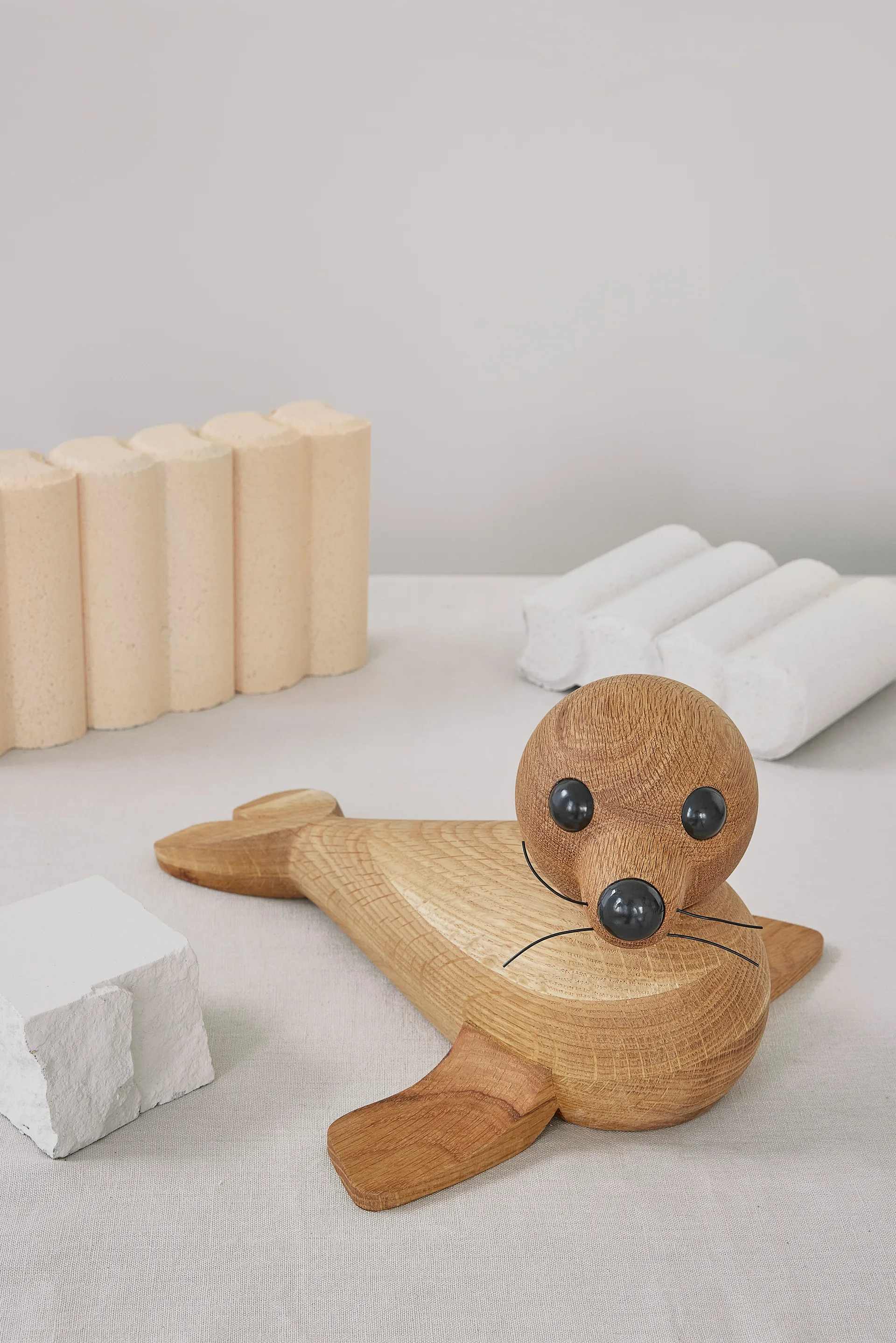 Decoración foca Anaana 17 cm, Roble Spring Copenhagen