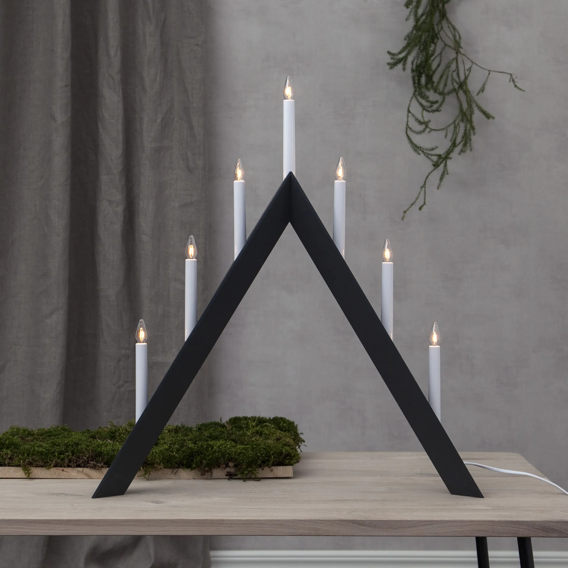 Candelabro Arrow 64,5 cm, gris Star Trading