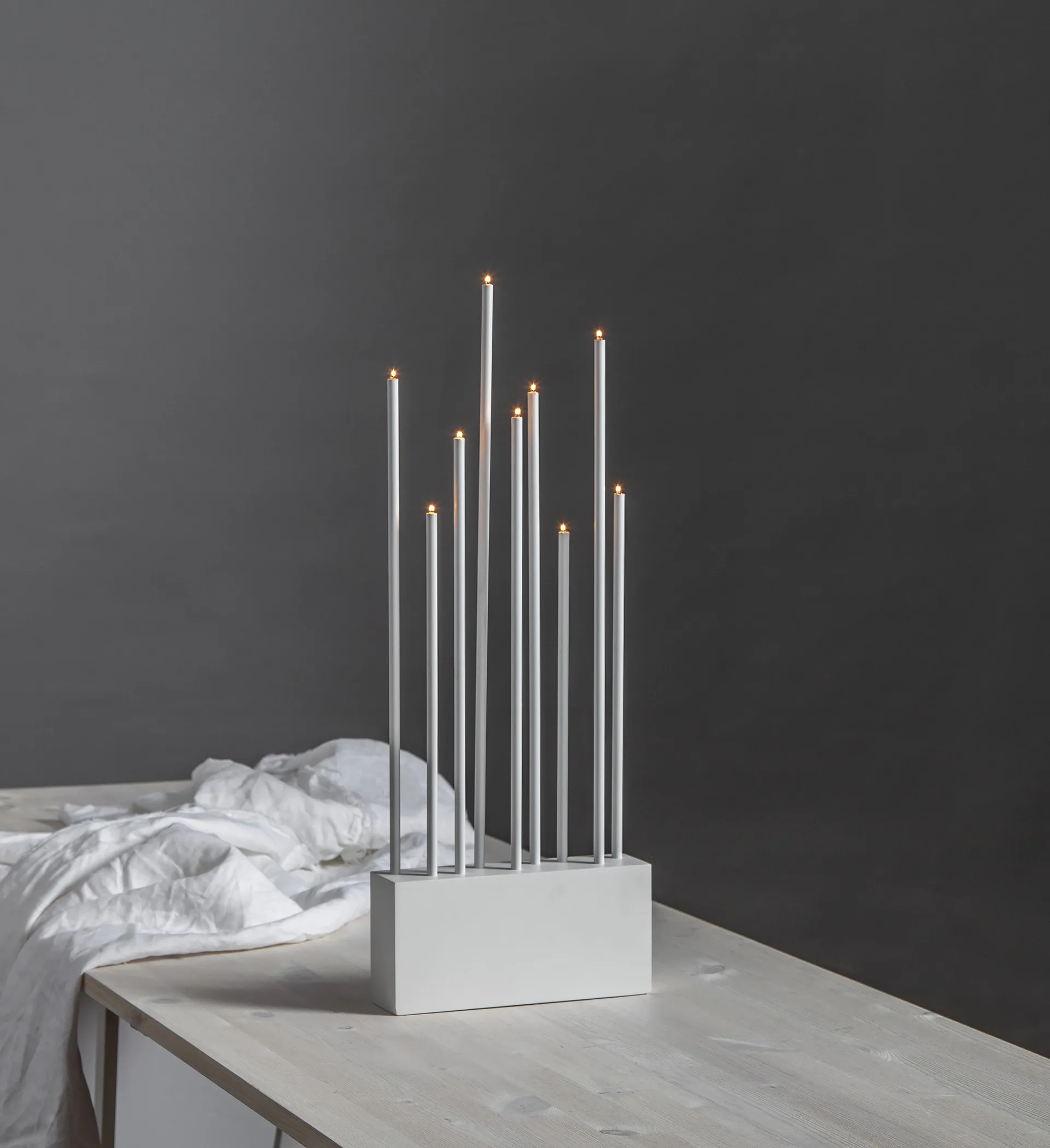 Candelabro de adviento Buzz, blanco Star Trading