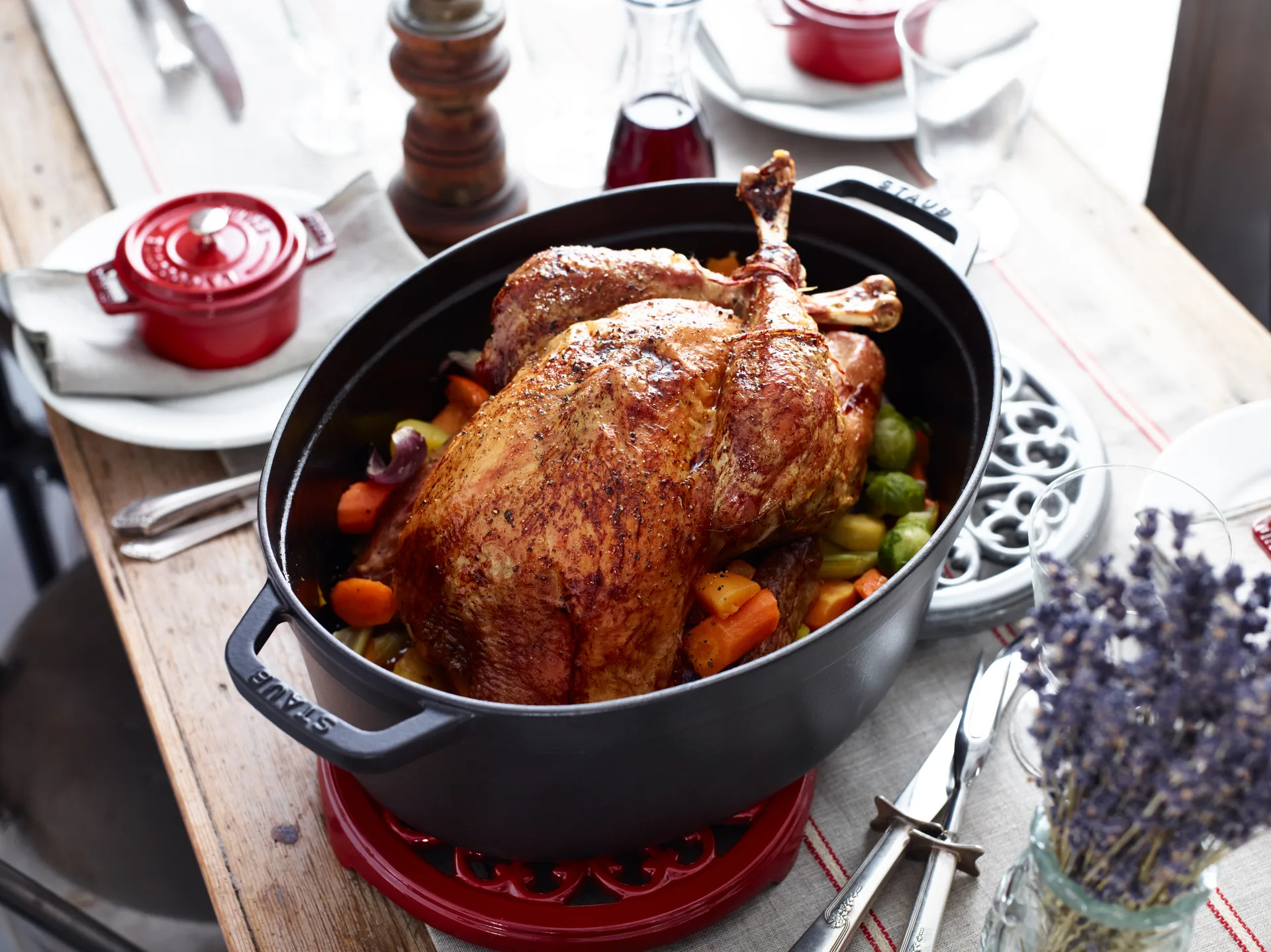 Cacerola de hierro fundido Staub La Cocotte oval 8 L, Negro STAUB