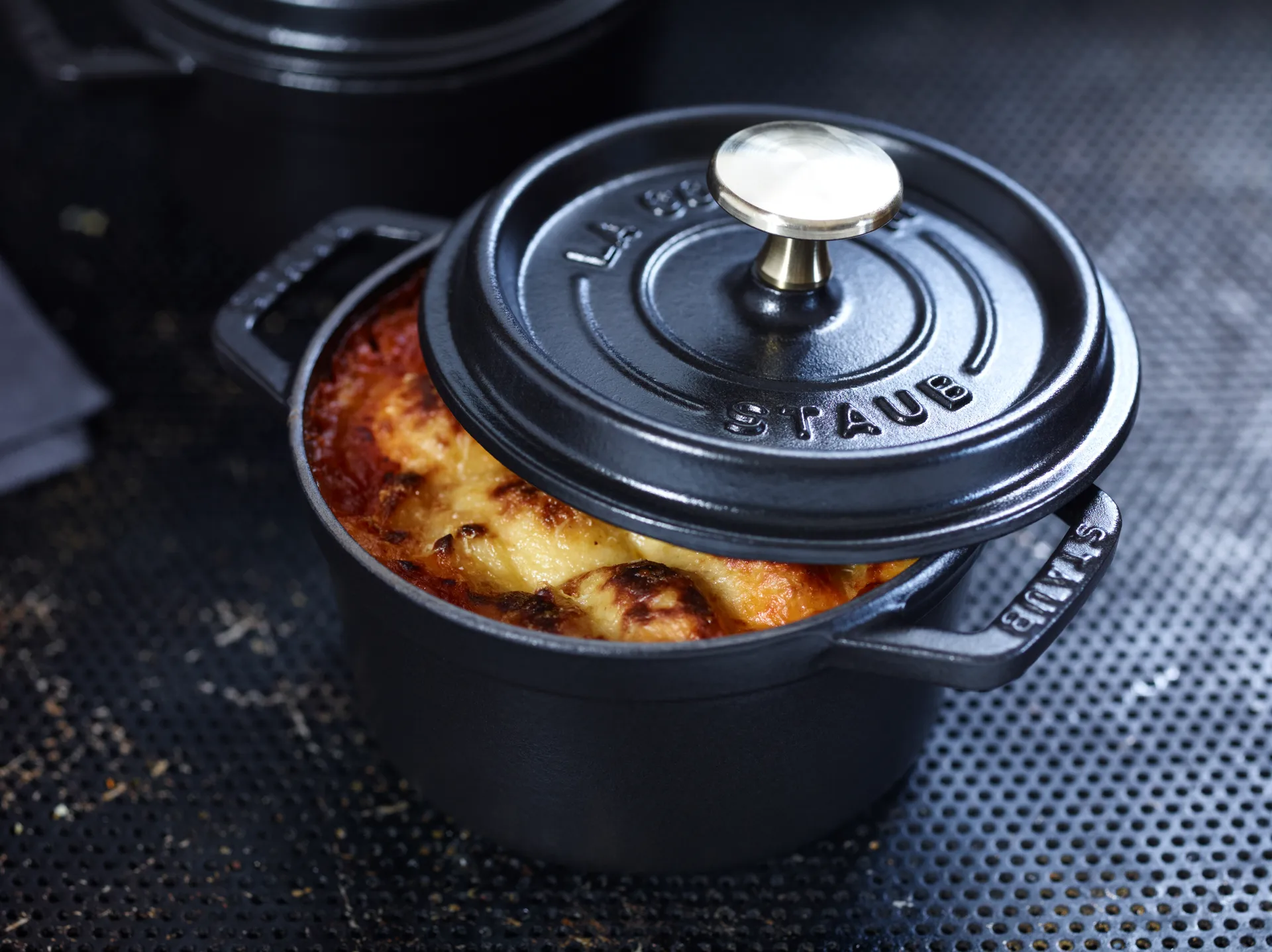 Cacerola de hierro fundido Staub La Cocotte redonda 0,8 L, Negro STAUB