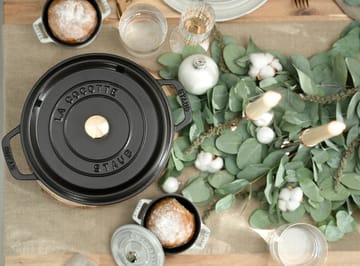 Cacerola de hierro fundido Staub La Cocotte redonda 2.2 L - Negro - STAUB