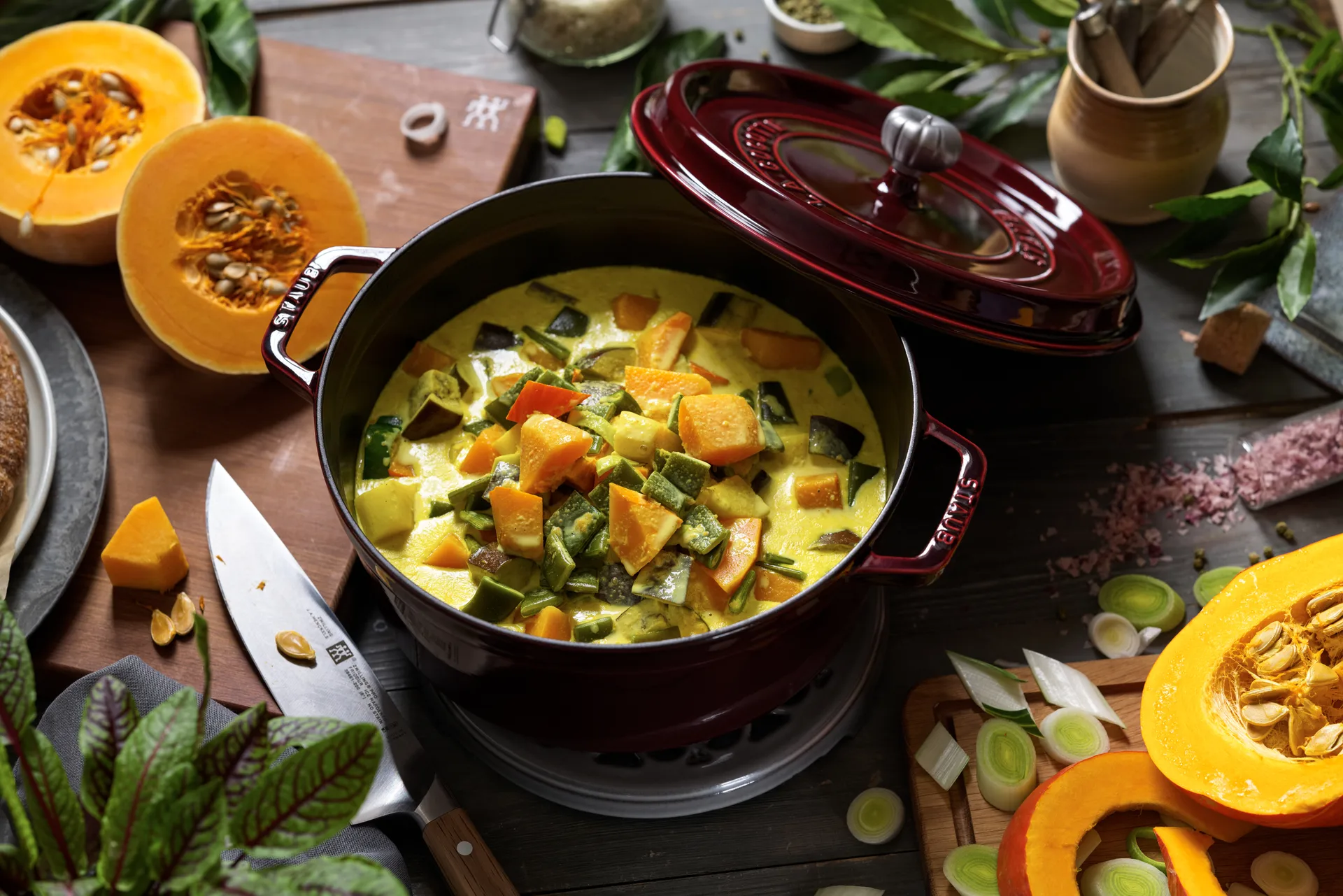 Cacerola de hierro fundido Staub La Cocotte redonda 5,2 L, Rojo granadina STAUB