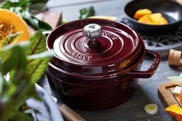Cacerola de hierro fundido Staub La Cocotte redonda 5,25 L - Rojo granadina - STAUB
