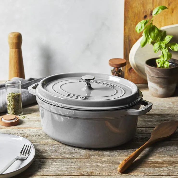 Olla de hierro fundido Staub ovalada 4,2 l, gris STAUB