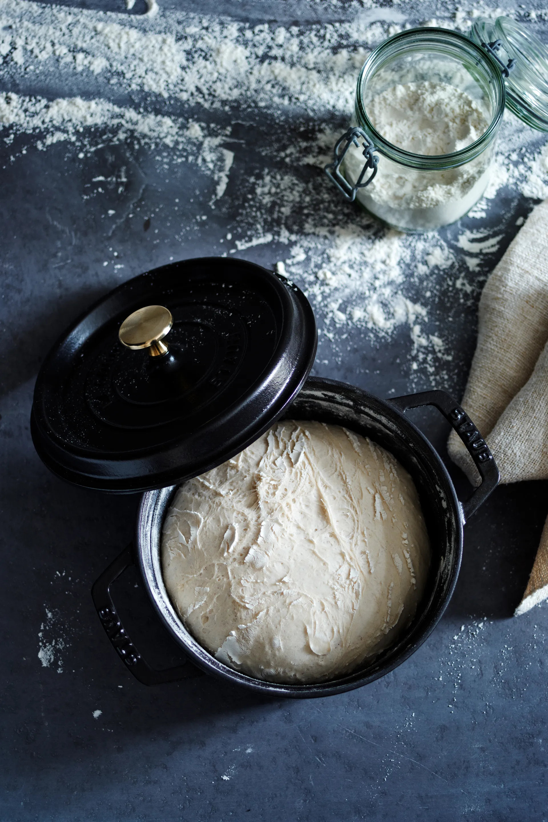 Olla de hierro fundido Staub redonda 3,8 l, negro STAUB