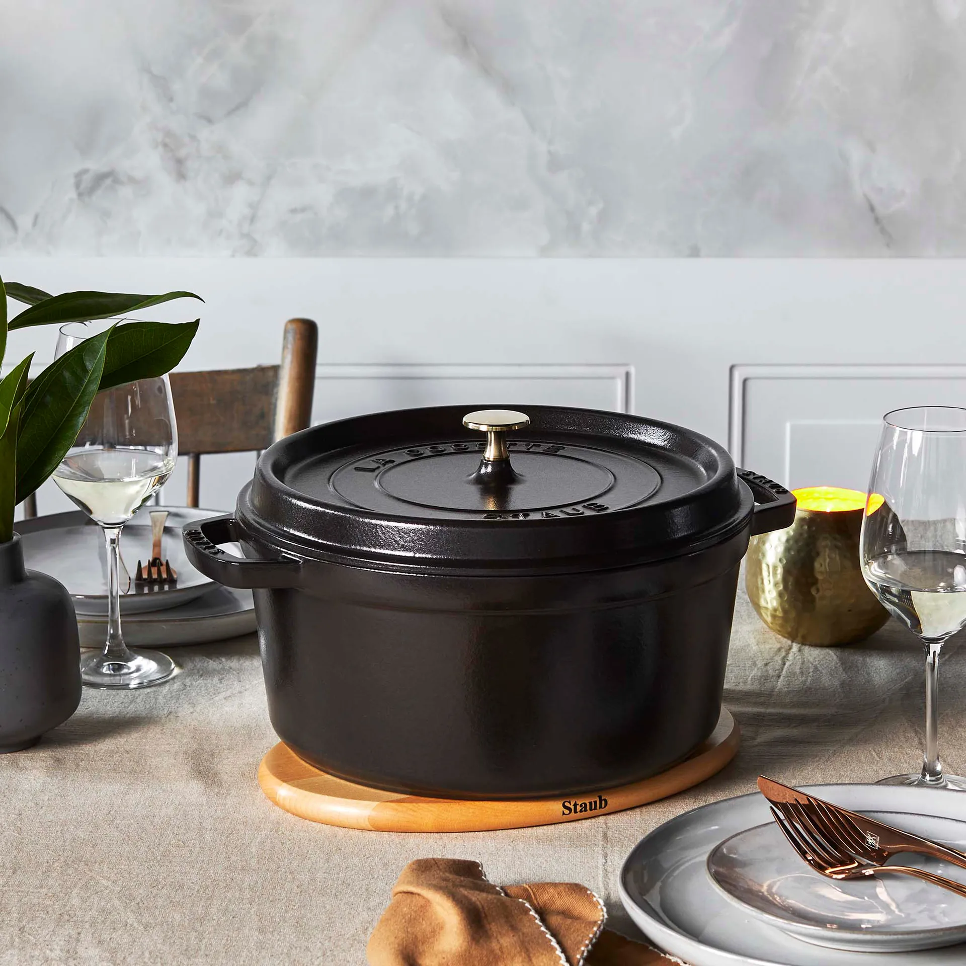 Olla de hierro fundido Staub redonda 6,7 l, negro STAUB