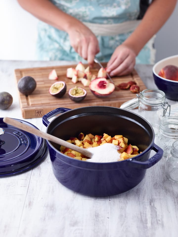 Olla de hierro fundido Staub redonda, tres capas de esmalte 3,8 l, azul oscuro STAUB