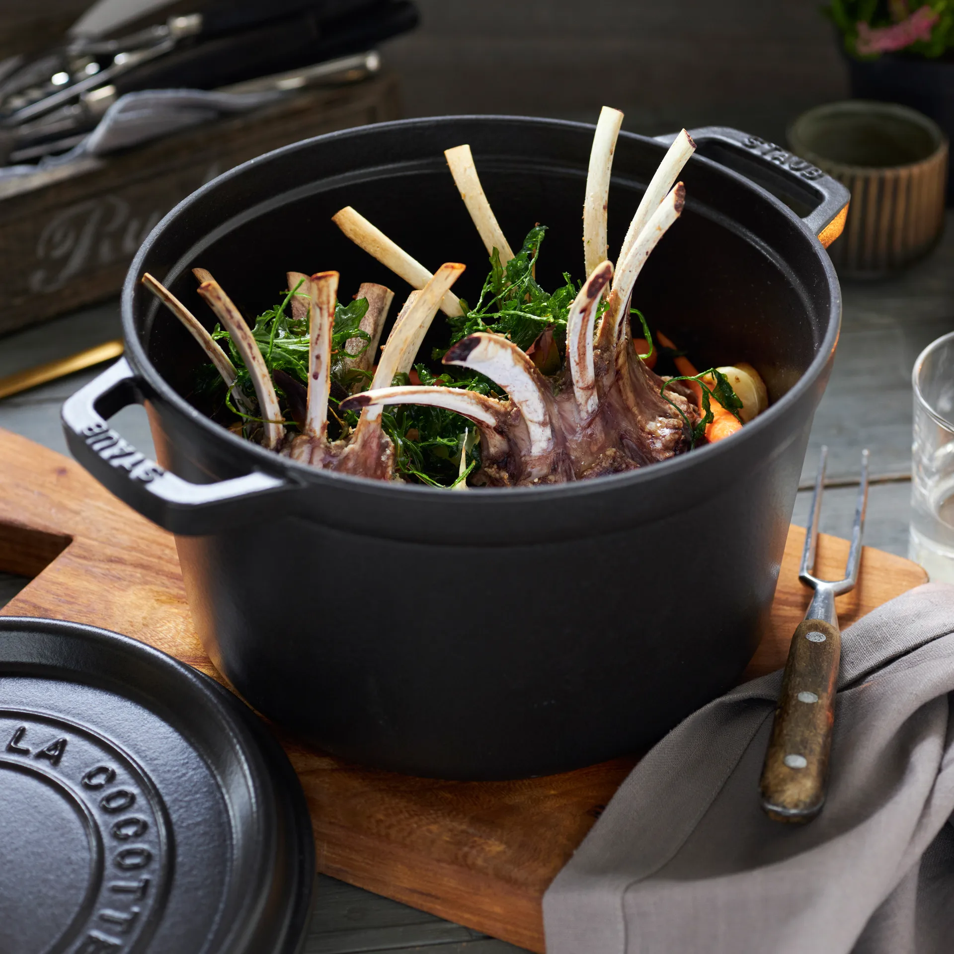 Olla modelo alto Staub redonda 4,8 L, negro mate STAUB