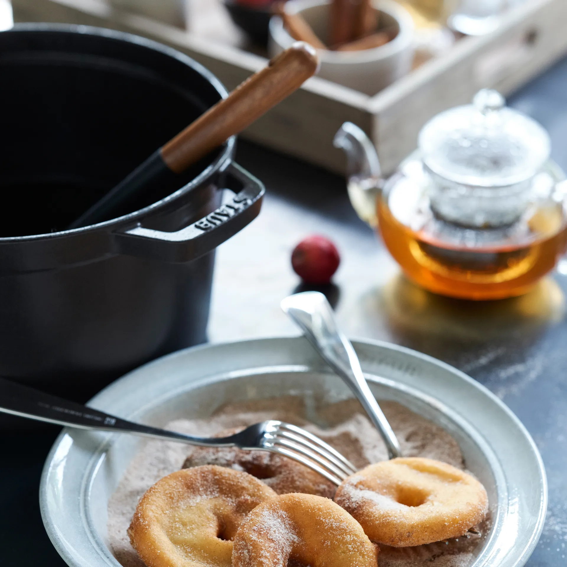 Olla modelo alto Staub redonda 4,8 L, negro mate STAUB