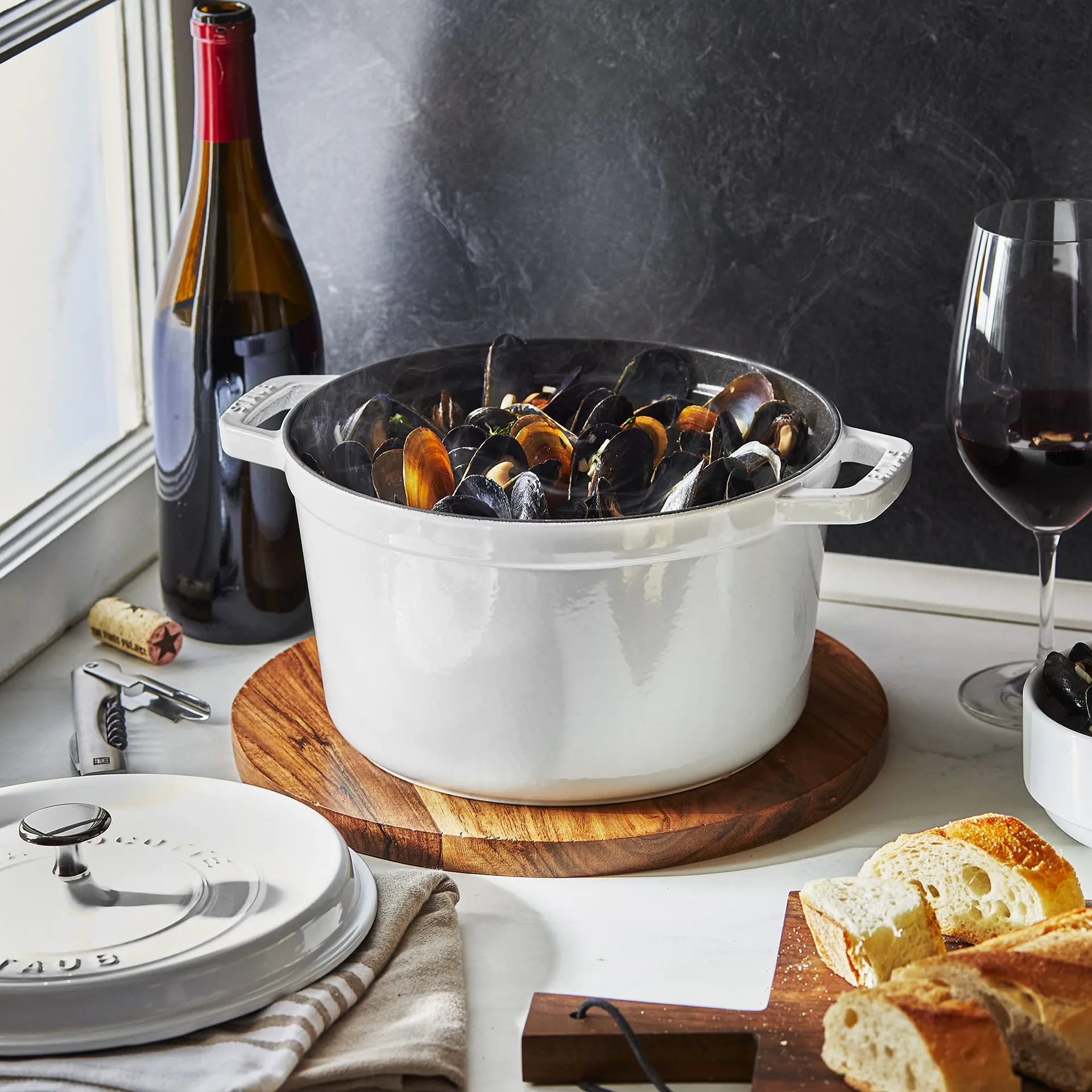 Olla modelo alto Staub redonda 4,8 L, White Truffle STAUB